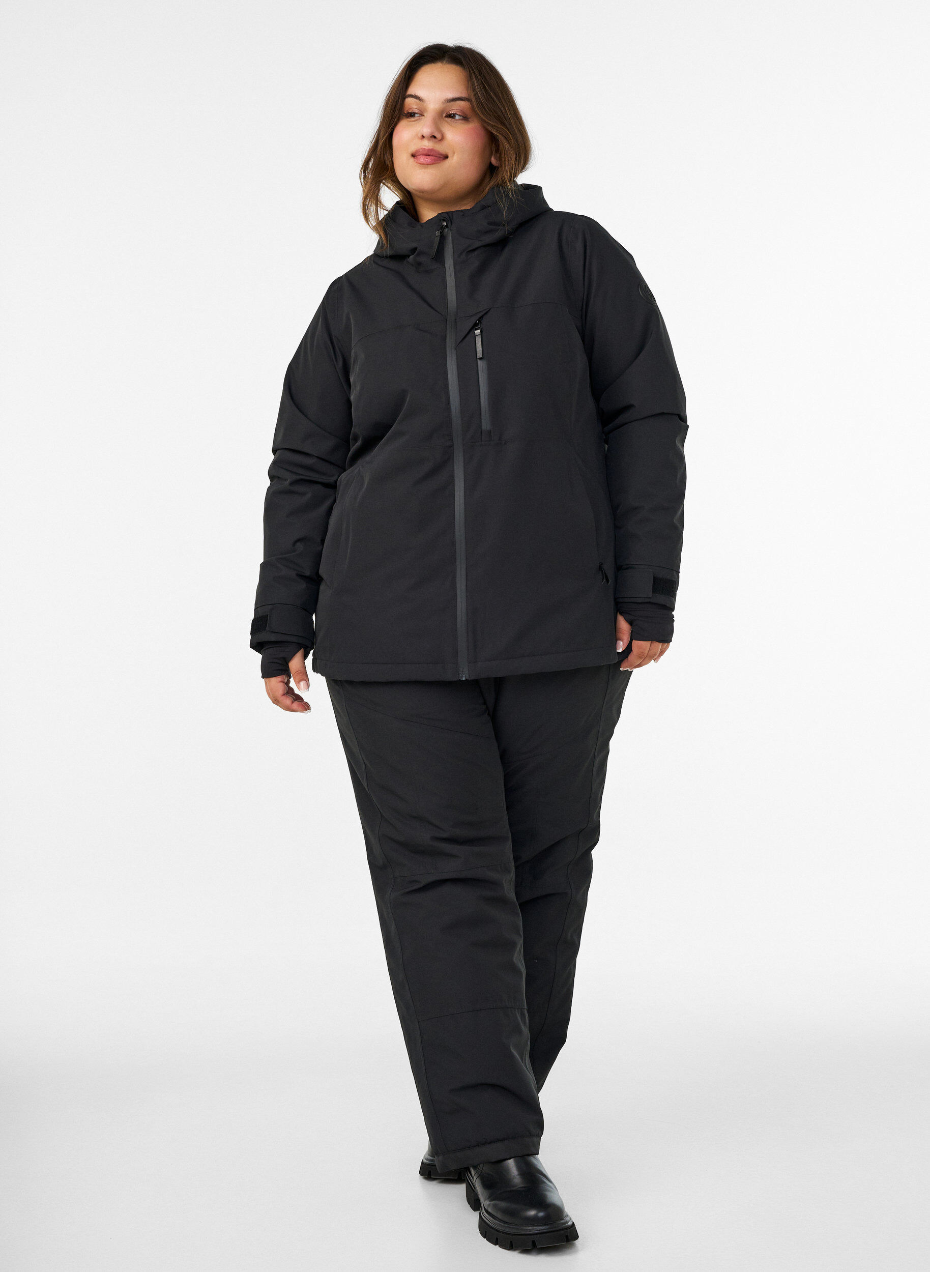 ZizziLaskettelutakki hupulla ja vetoketjullisilla taskuilla, Musta, Model image number 1