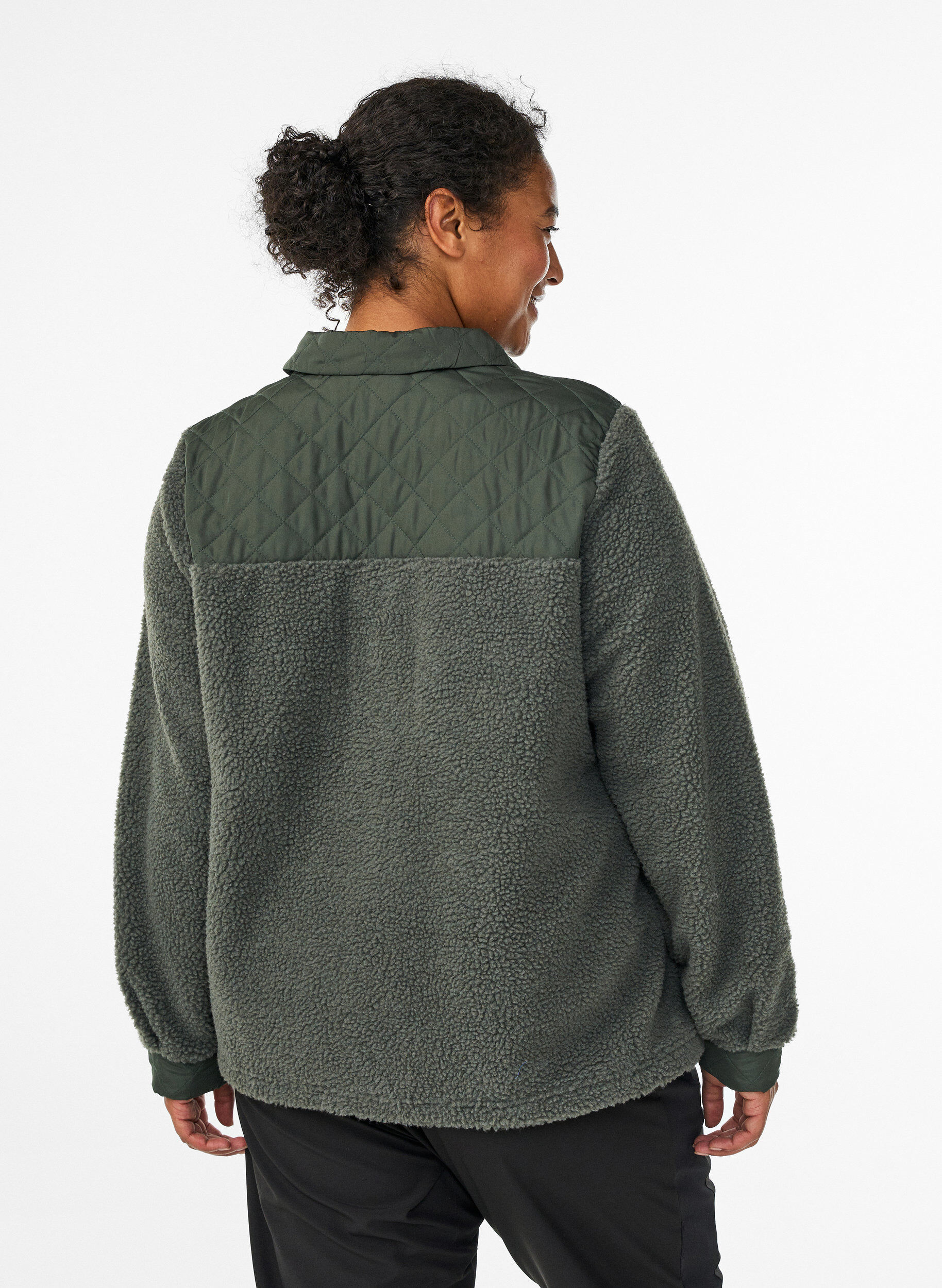 Zizzi Fleece-takki tikatuilla yksityiskohdilla, Vihre&auml;, Model image number 2