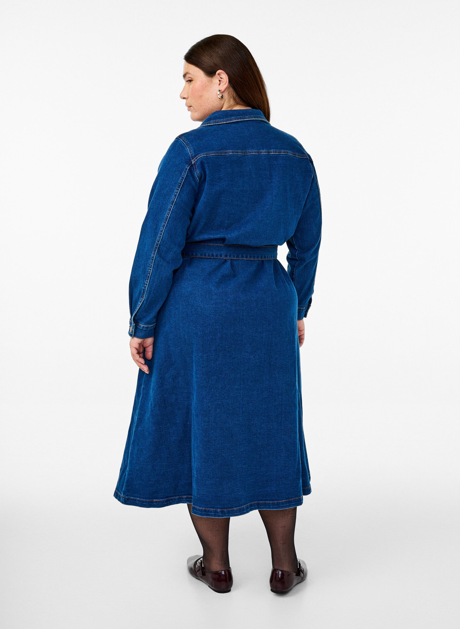 Zizzi Deniminen midi-paitamekko vy&ouml;ll&auml;, Dark Blue Denim, Model image number 1