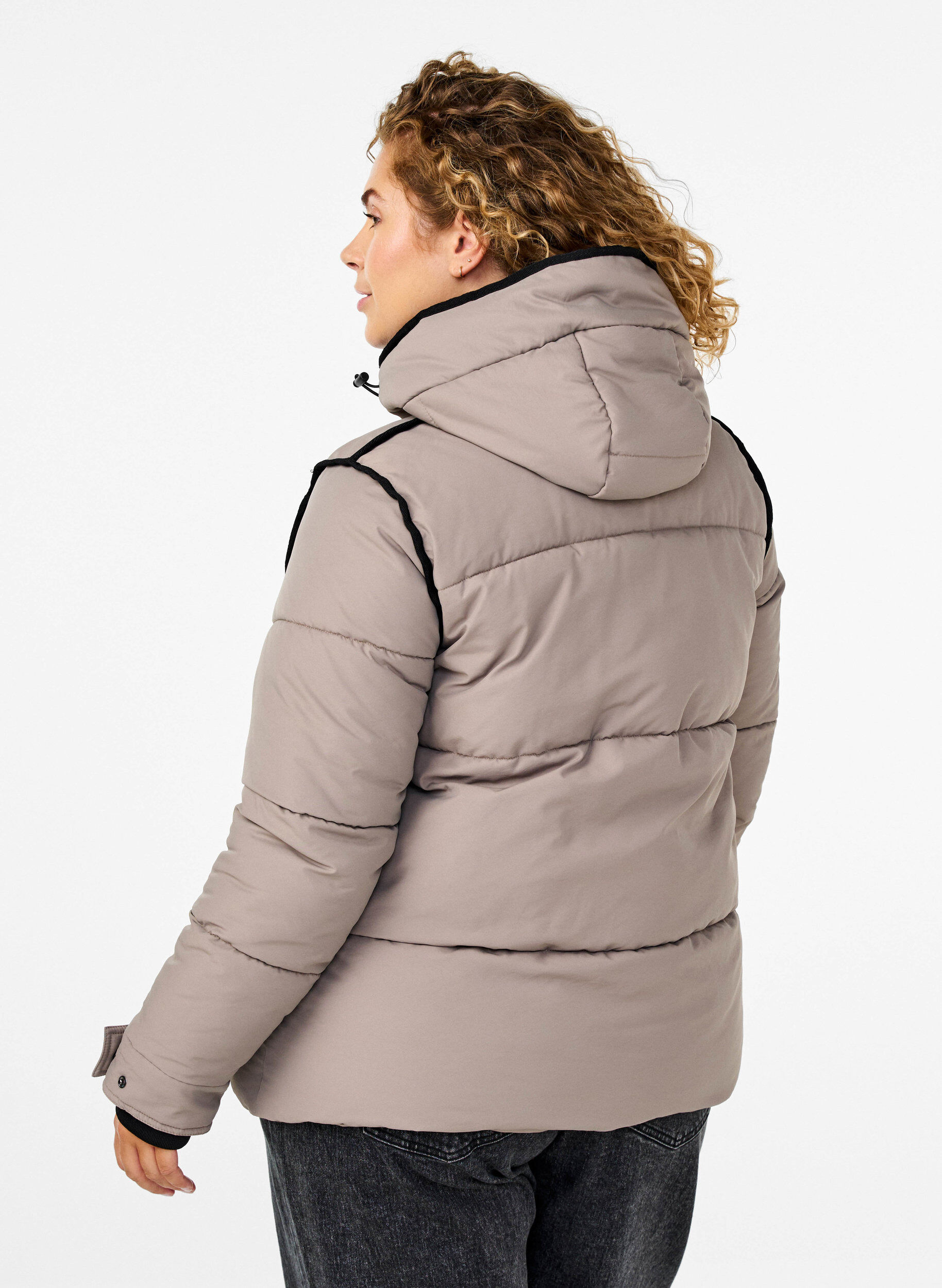 Zizzi Lyhyt toppatakki kontrastiyksityiskohdilla, Beige, Model image number 2