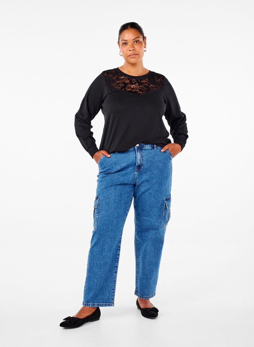 Pitsikoristeinen collegepusero, Black, Model image number 2