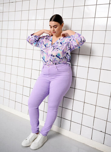 Korkeavyötäröiset Amy farkut super slim fit -mallissa, Lavender, Image image number 0