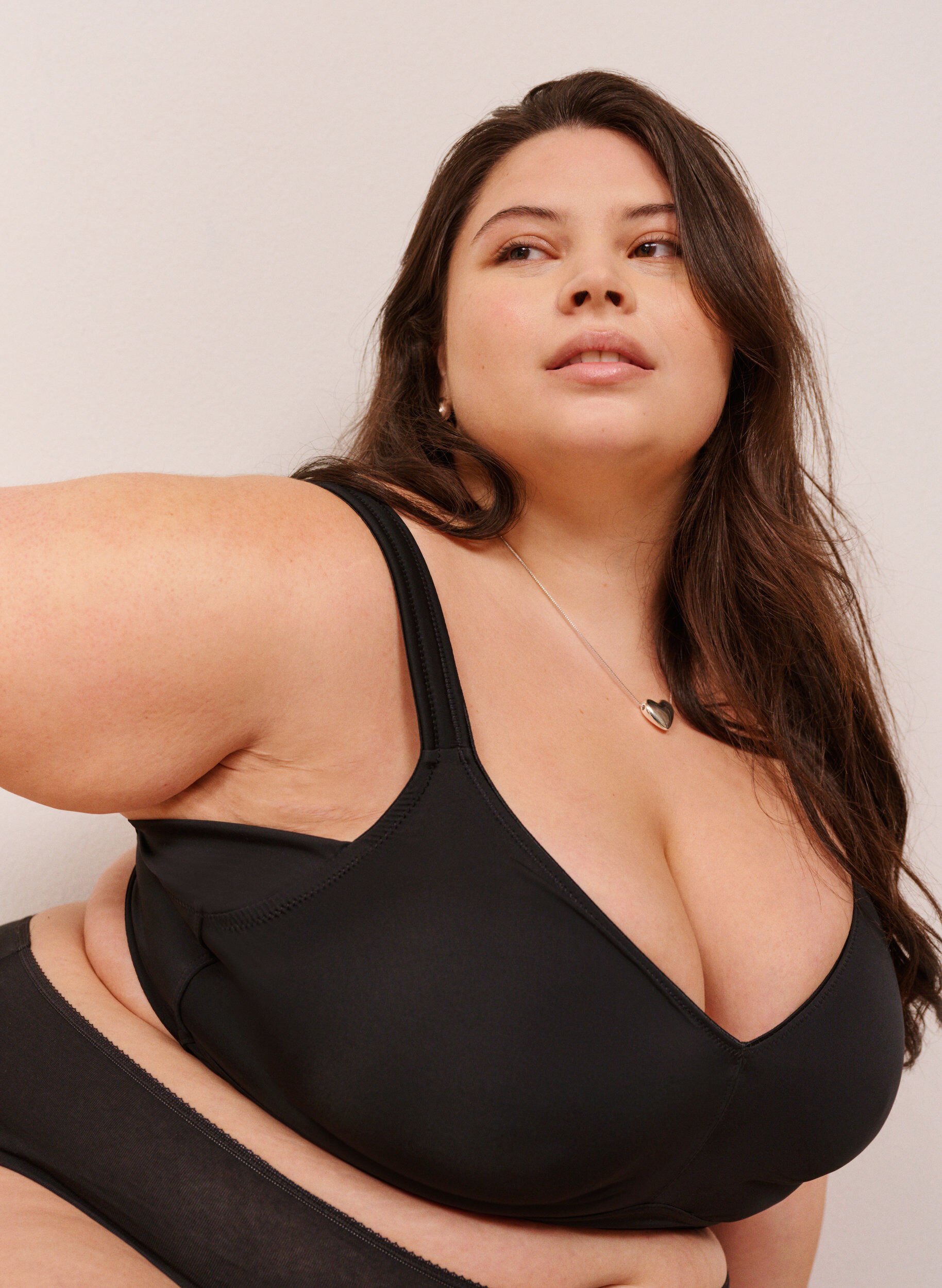 ZizziMukavat rintaliivit, joissa on pehmustetut olkaimet, Musta, Image image number 0