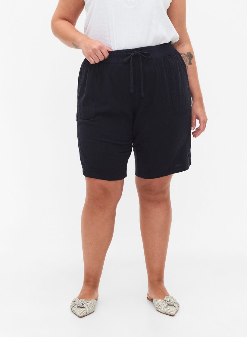 V&auml;lj&auml;t puuvillashortsit taskuilla, Sininen, Model image number 4