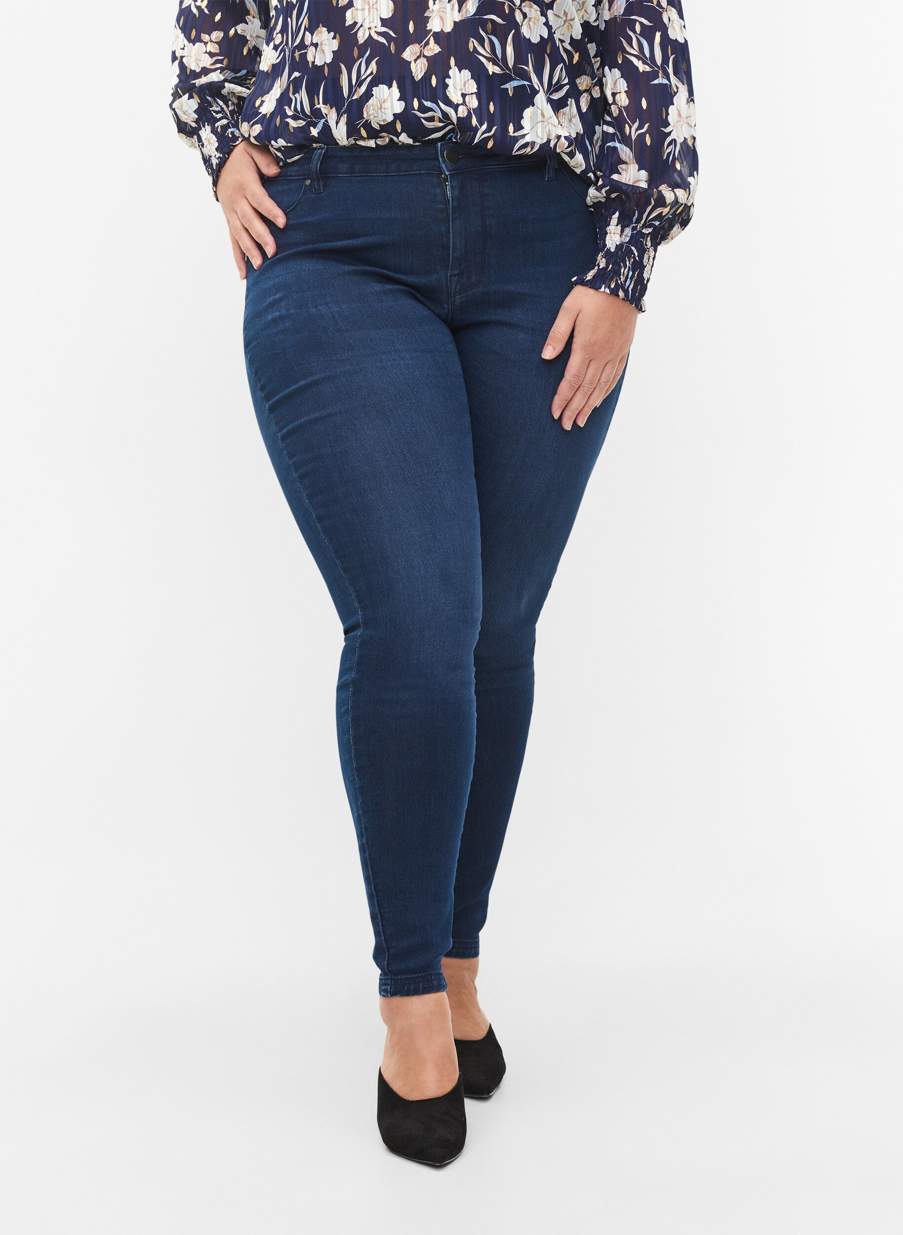 Zizzi Jeggingsit puuvillasekoitteesta, Dark blue denim, Model image number 2