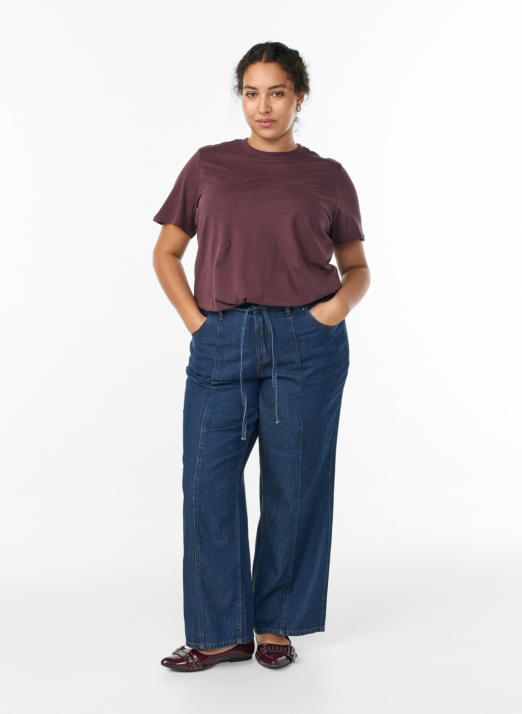 ZizziPuuvillainen perus-T-paita, jossa on py&ouml;re&auml; kaula-aukko, Tumma Bordeaux, Model image number 1