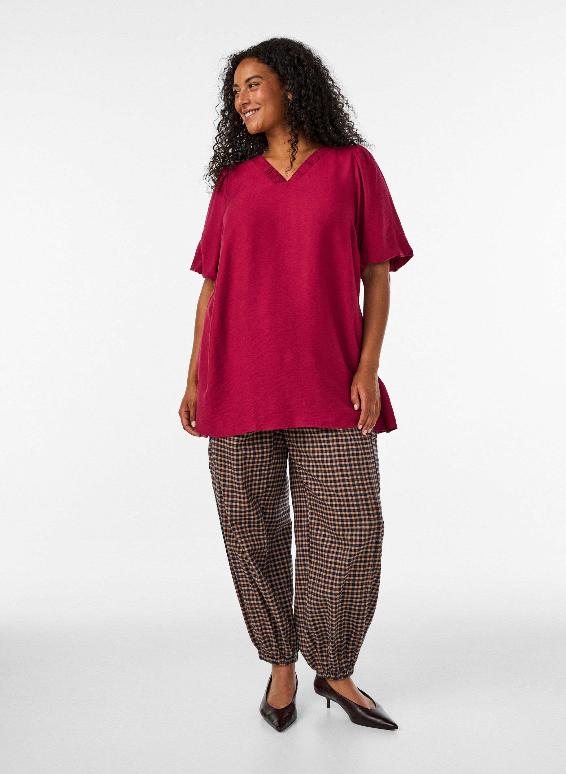 ZizziTunika pallohihoilla ja V-p&auml;&auml;ntiell&auml;, Punainen, Model image number 1