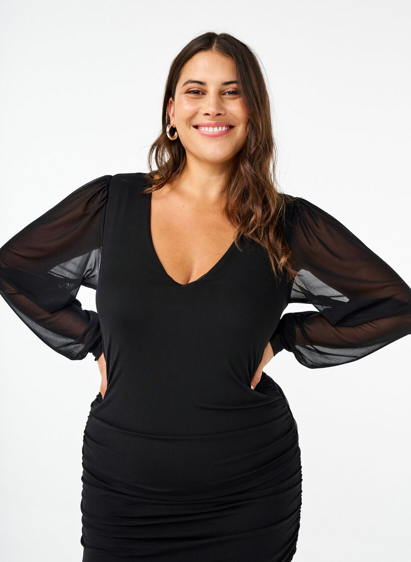 Midimittainen verkkomekko laskoksilla, Black, Model image number 2