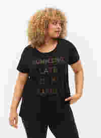 T-paita printillä treeniin , Black w. Cardio, Model