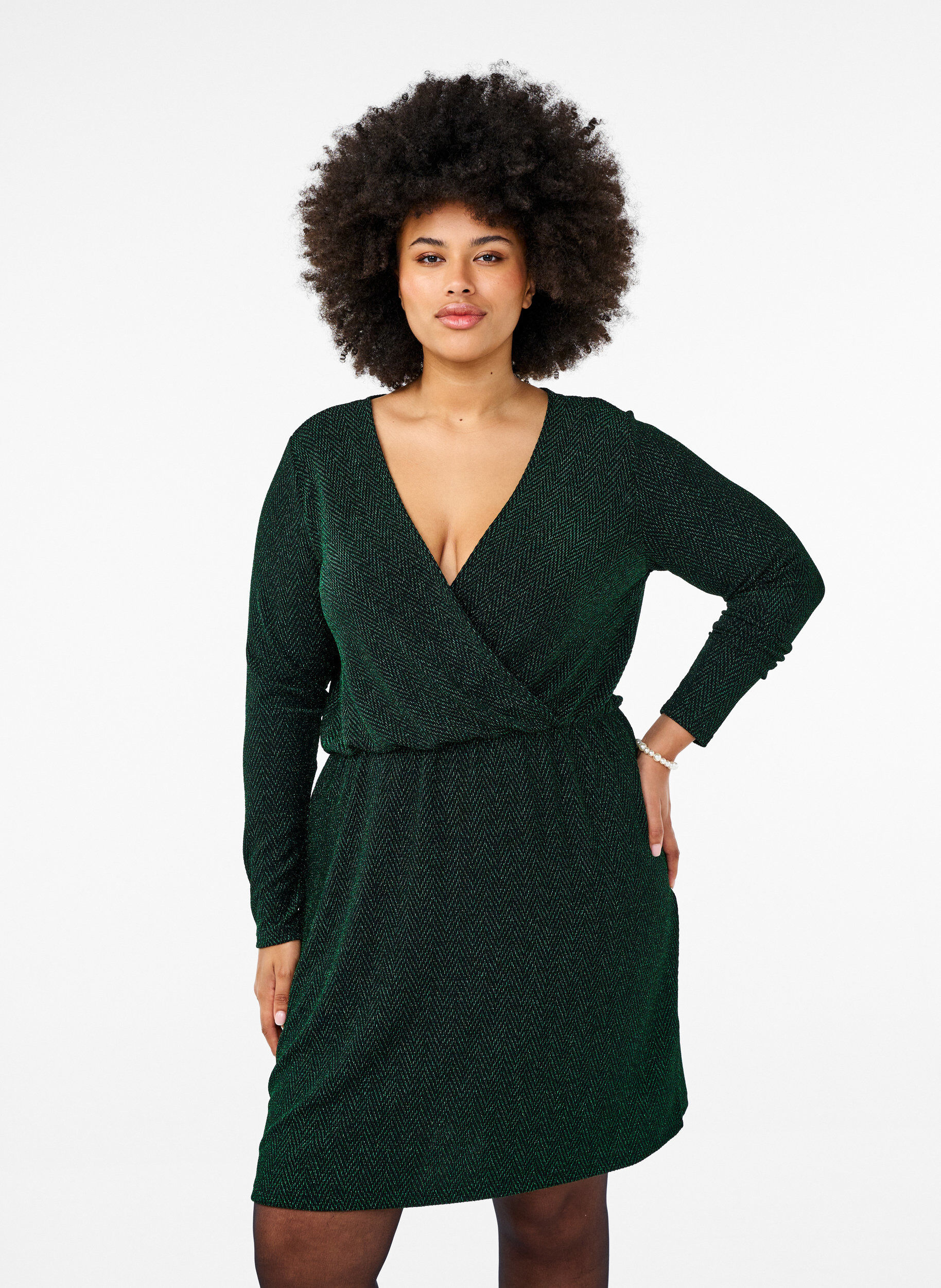 Zizzi Kimaltava mekko siksak-kuviolla, Scarab ZigZagShimmer, Model image number 0