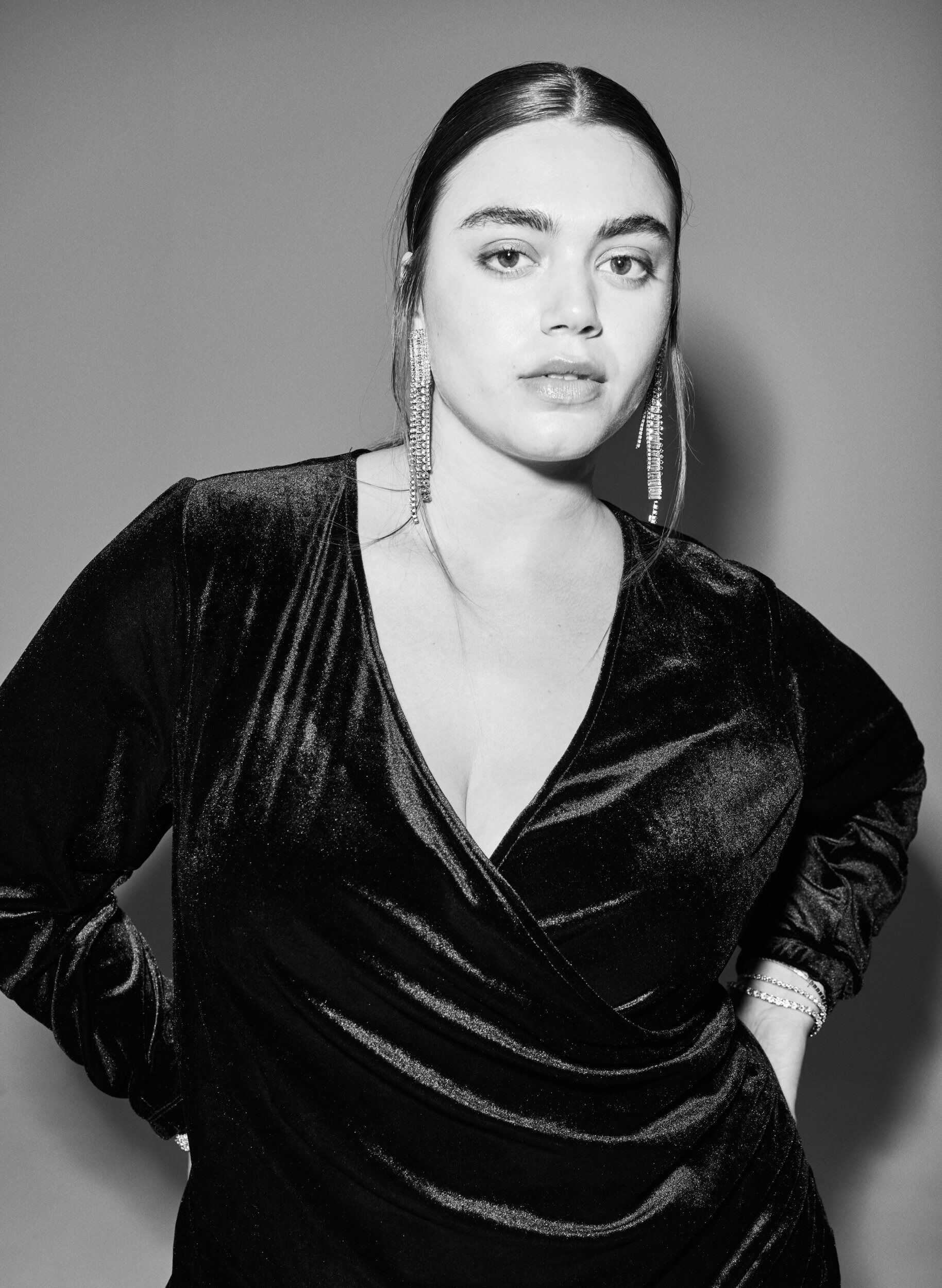 Zizzi Lyhyt velourmekko kietaisuefektill&auml;, Musta, Image image number 0