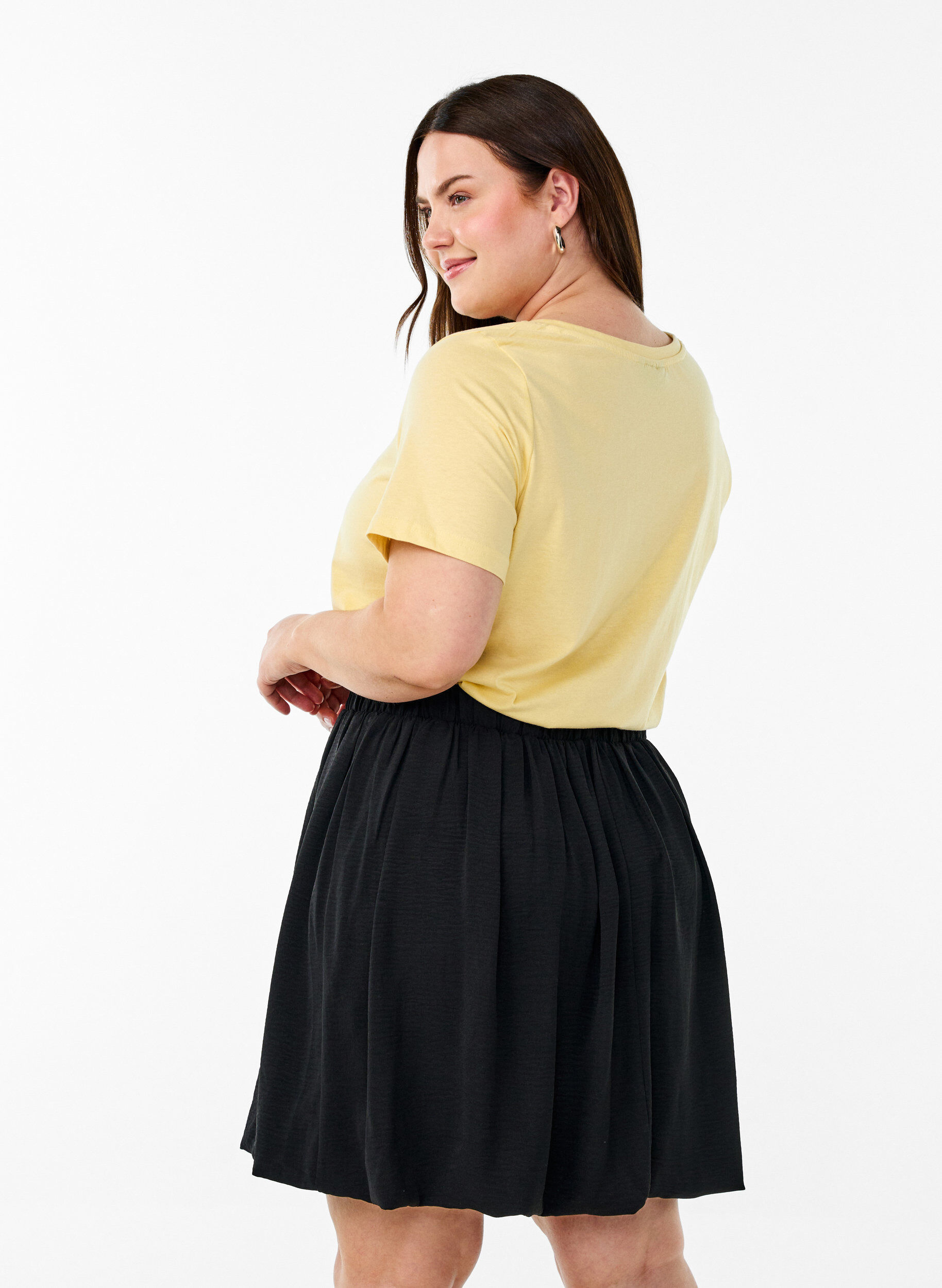 Zizzi Lyhythihainen V-kaula-aukkoinen t-paita, Keltainen, Model image number 2