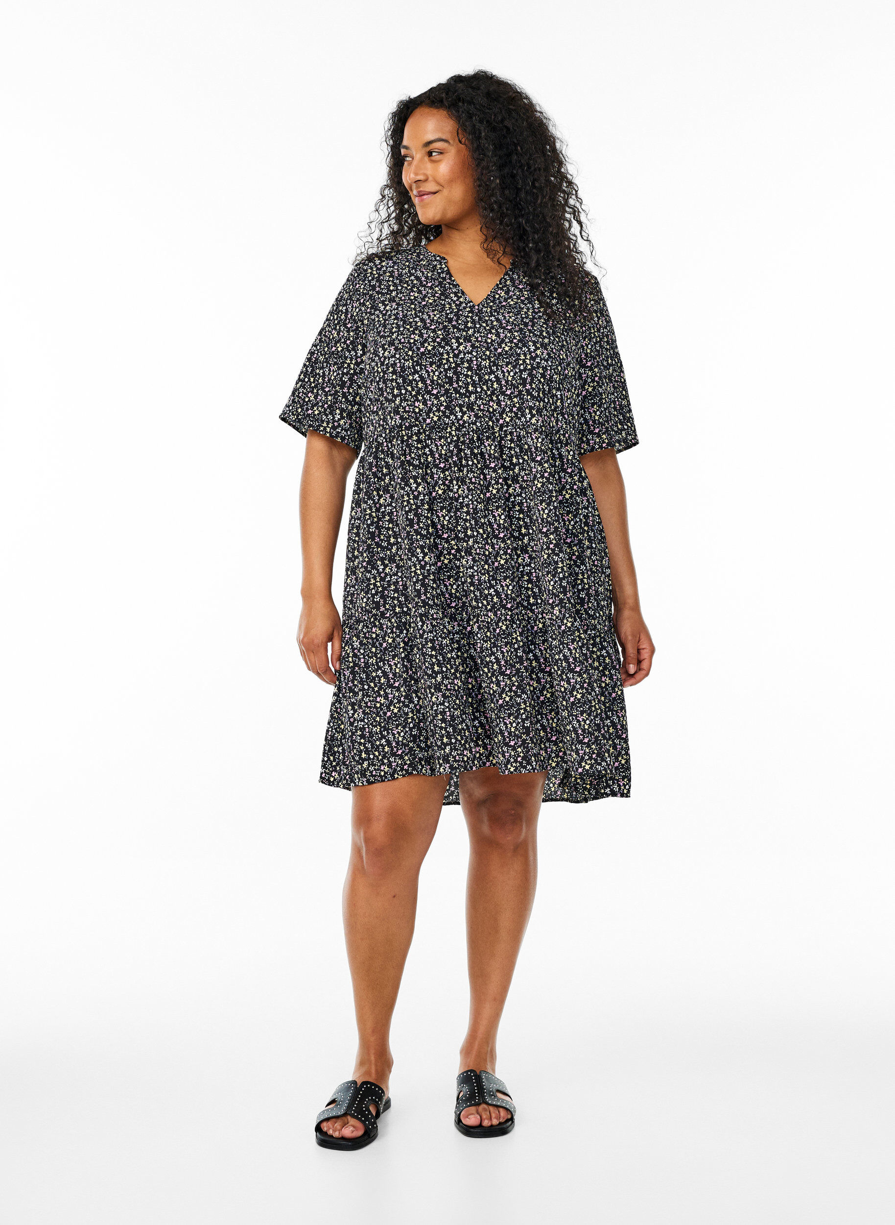 ZizziLyhythihainen A-linjainen mekko, jossa on leikkauslinja, Musta, Model image number 1