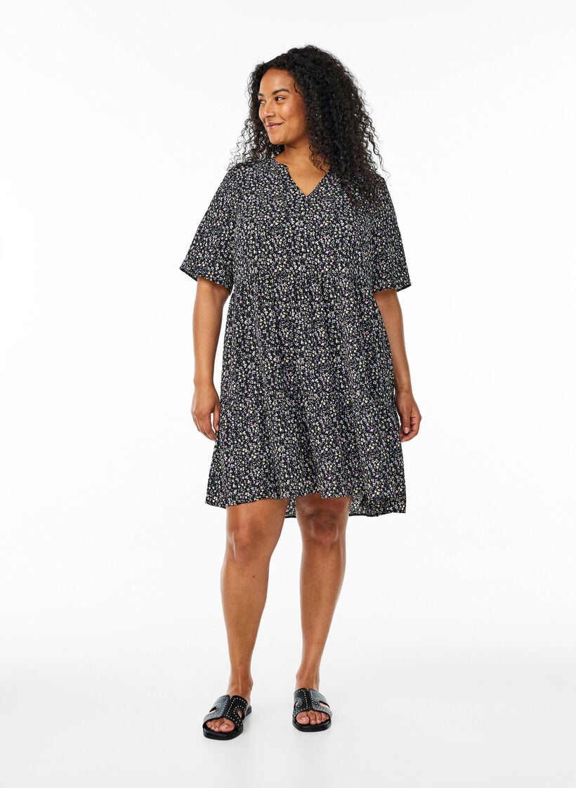 Lyhythihainen A-linjainen mekko, jossa on leikkauslinja, Musta, Model image number 1