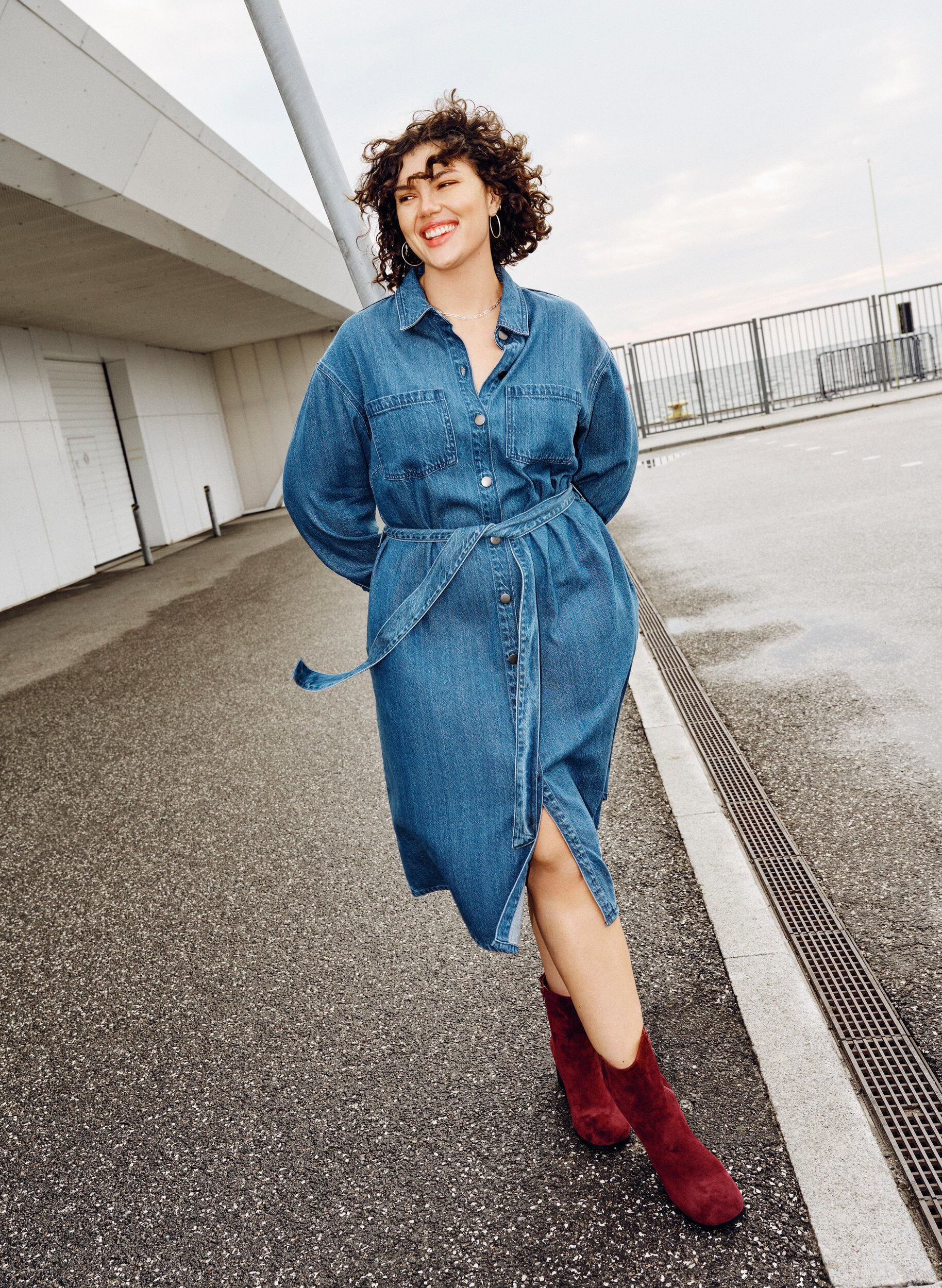 Zizzi Denim -mekko vy&ouml;nauhalla ja sivutaskuilla, Sininen, Image image number 0