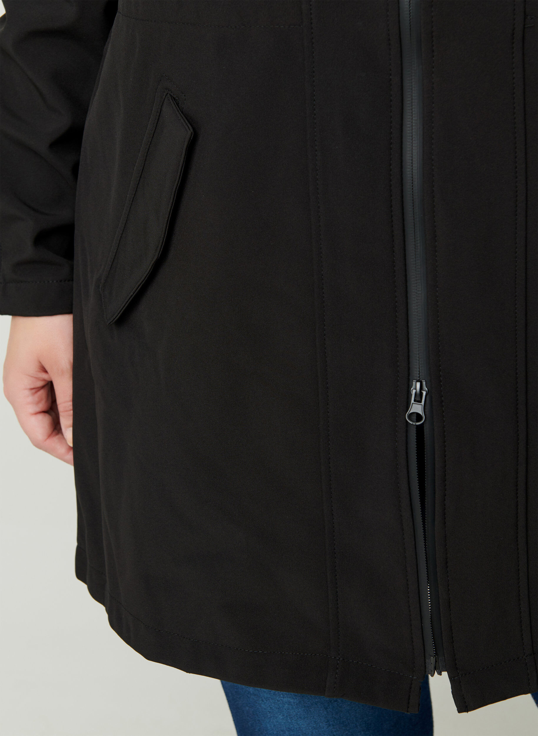 Zizzi Softshell-takki hupulla, Black solid, Model image number 3