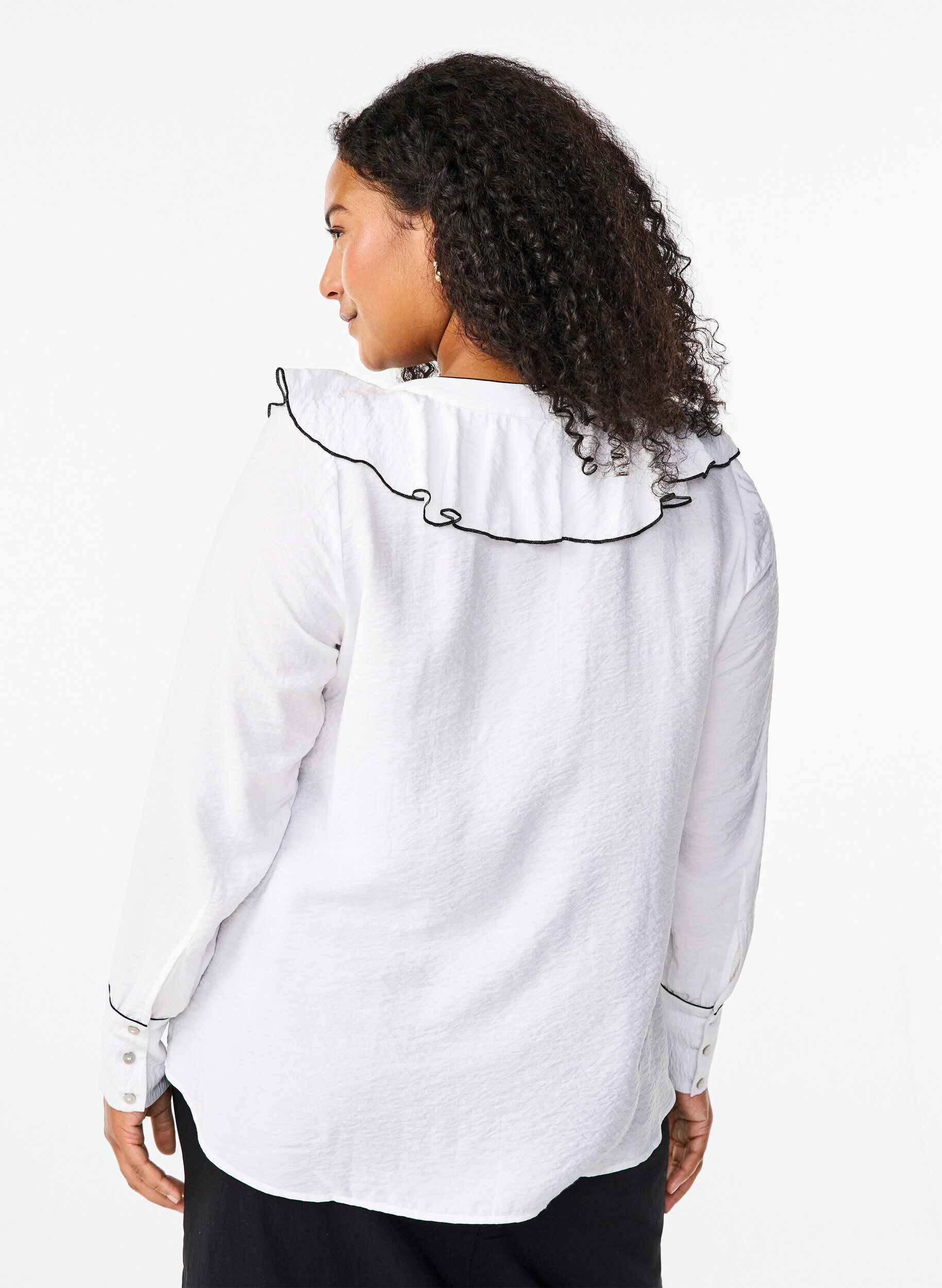 Zizzi Pitk&auml;hihainen viskoosipusero r&ouml;yhel&ouml;ll&auml;, Valkoinen, Model image number 2