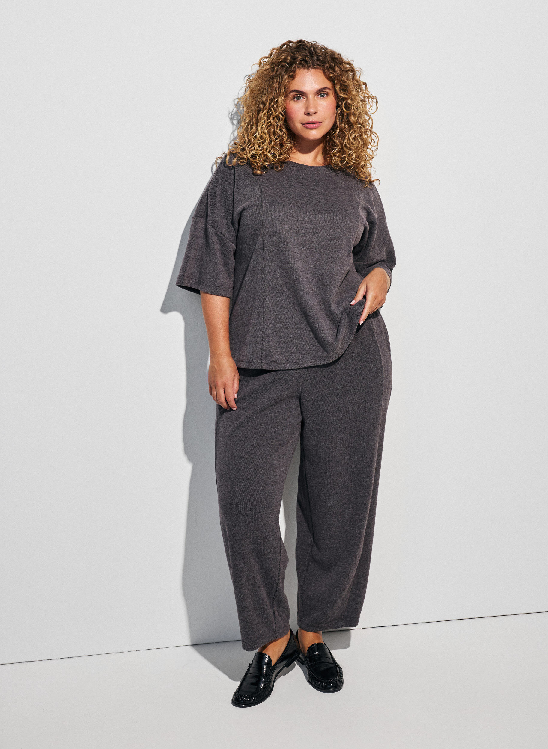 ZizziA-linjainen jerseypaita kyyn&auml;rmittaisilla hihoilla, Harmaa, Model image number 1