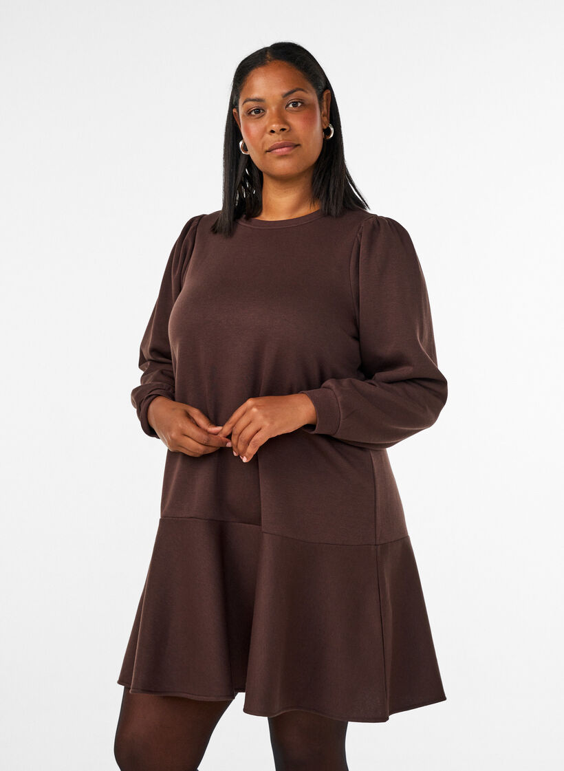 Swetarimekko r&ouml;yhel&ouml;kerroksilla ja A-linjaisella mallilla, Ruskea, Model image number 0