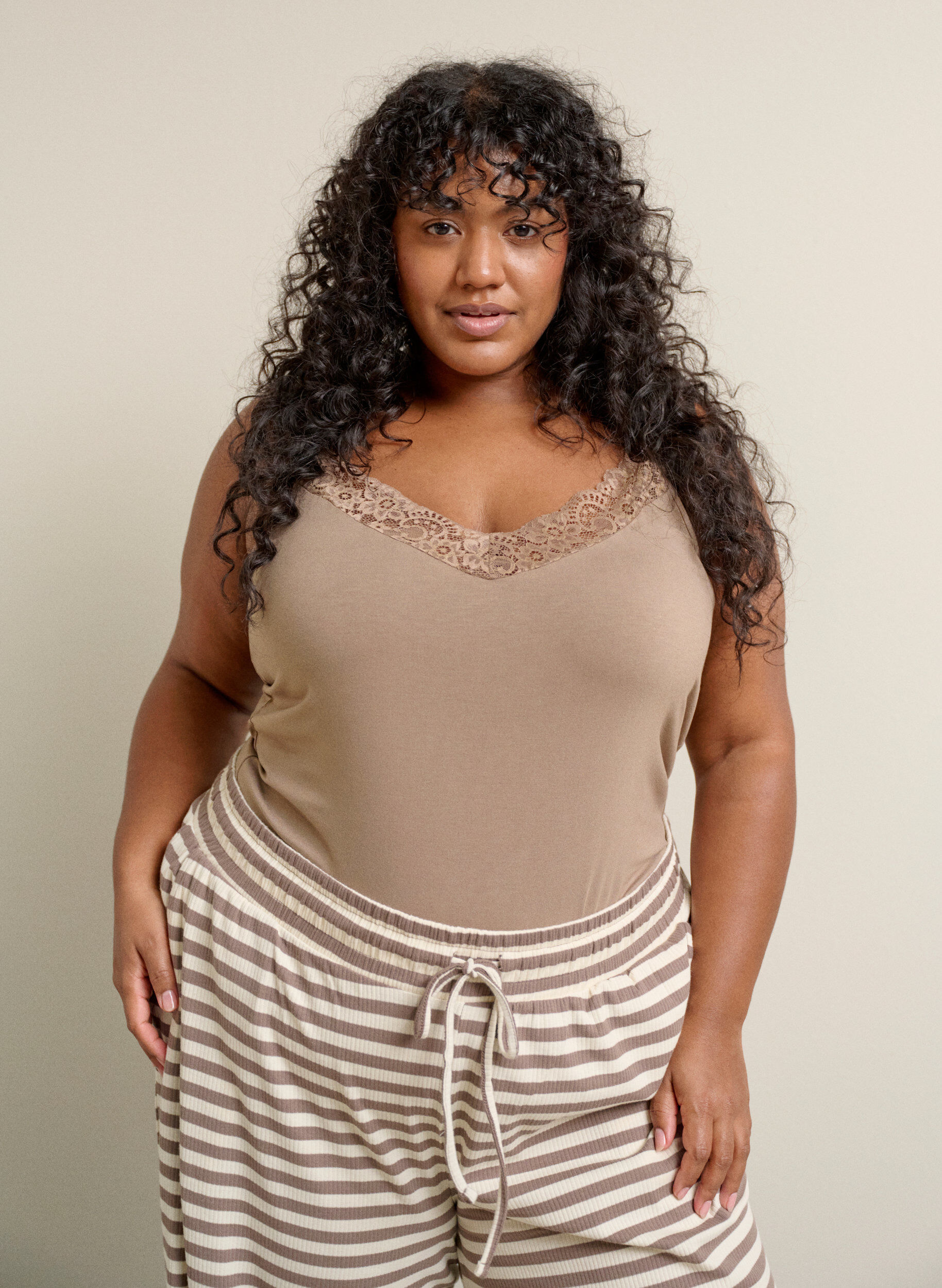 ZizziPitsireunainen viskoositoppi, Beige, Image image number 0