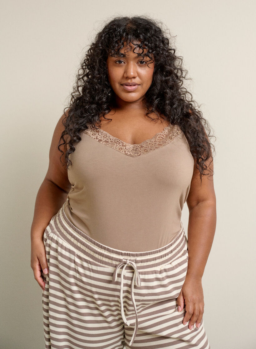 Pitsireunainen viskoositoppi, Beige, Image image number 0