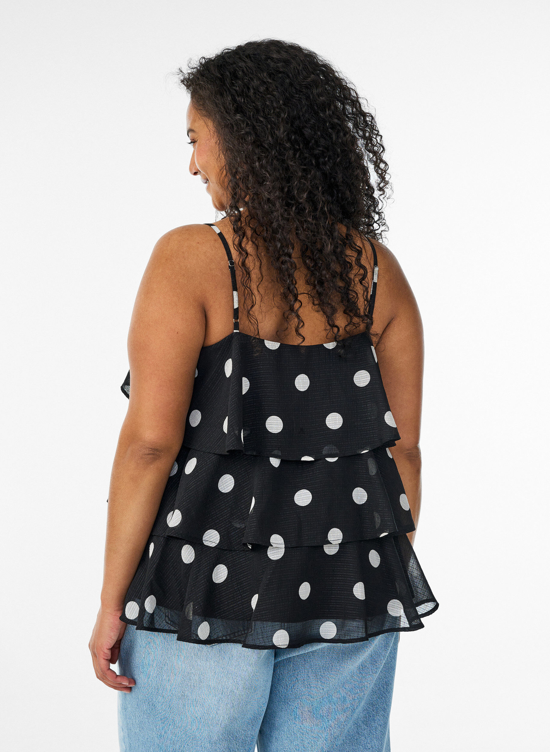 ZizziKerrostettu toppi r&ouml;yhel&ouml;ill&auml; ja spagettiolkaimilla, Musta, Model image number 2