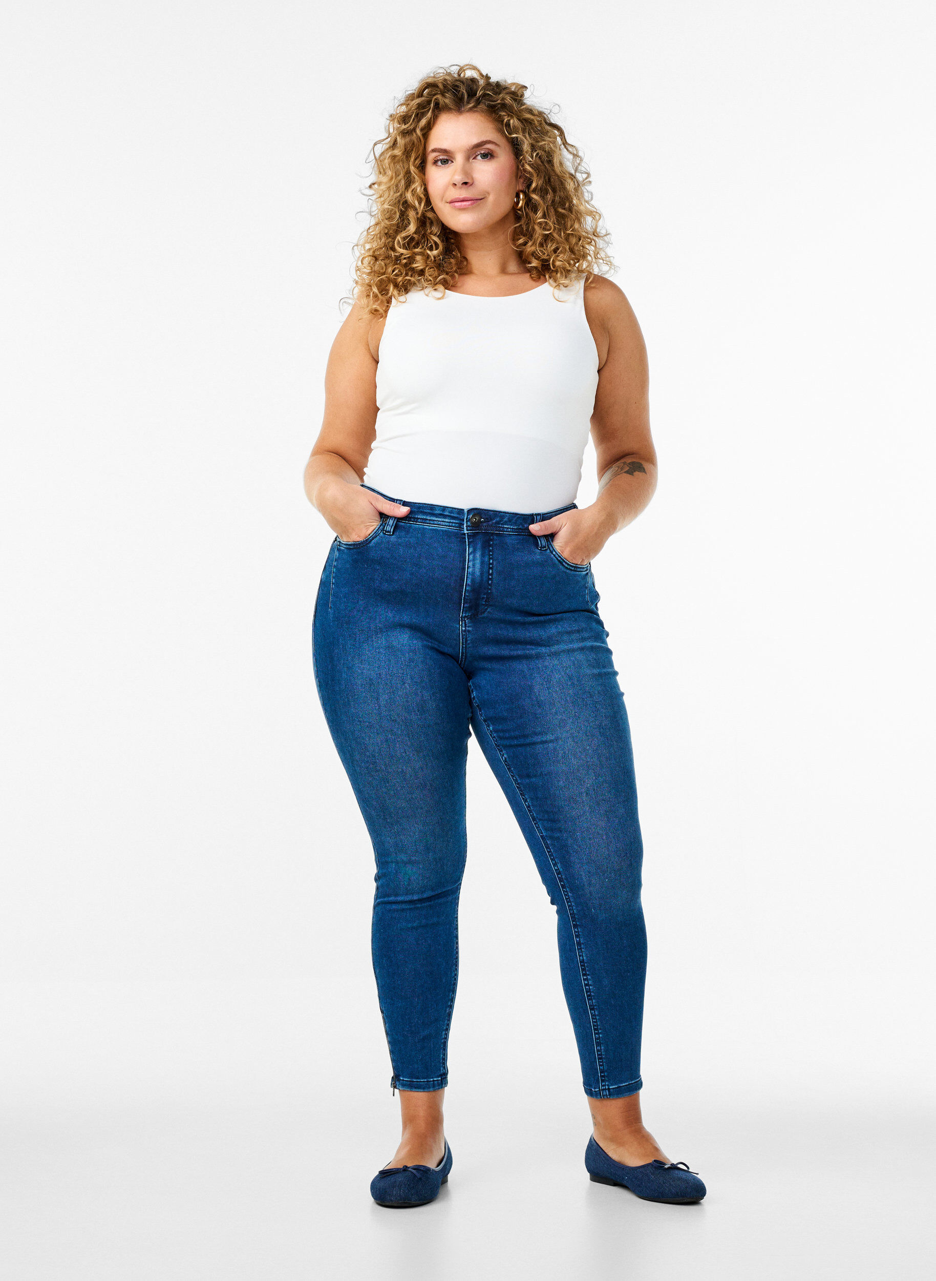 Kropatut Amy-farkut vetoketjulla, Sininen, Model