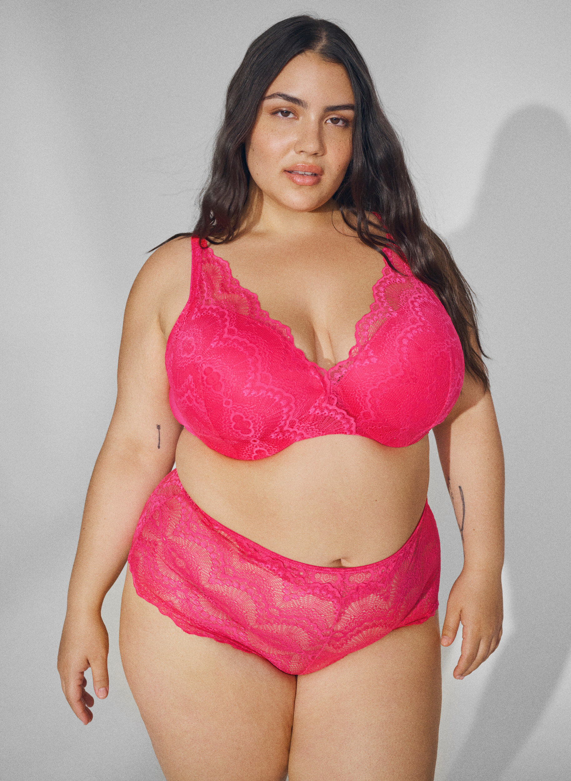 Zizzi Kahdet pitsiset hipster-pikkuhousut, Love Potion/Black, Image image number 0