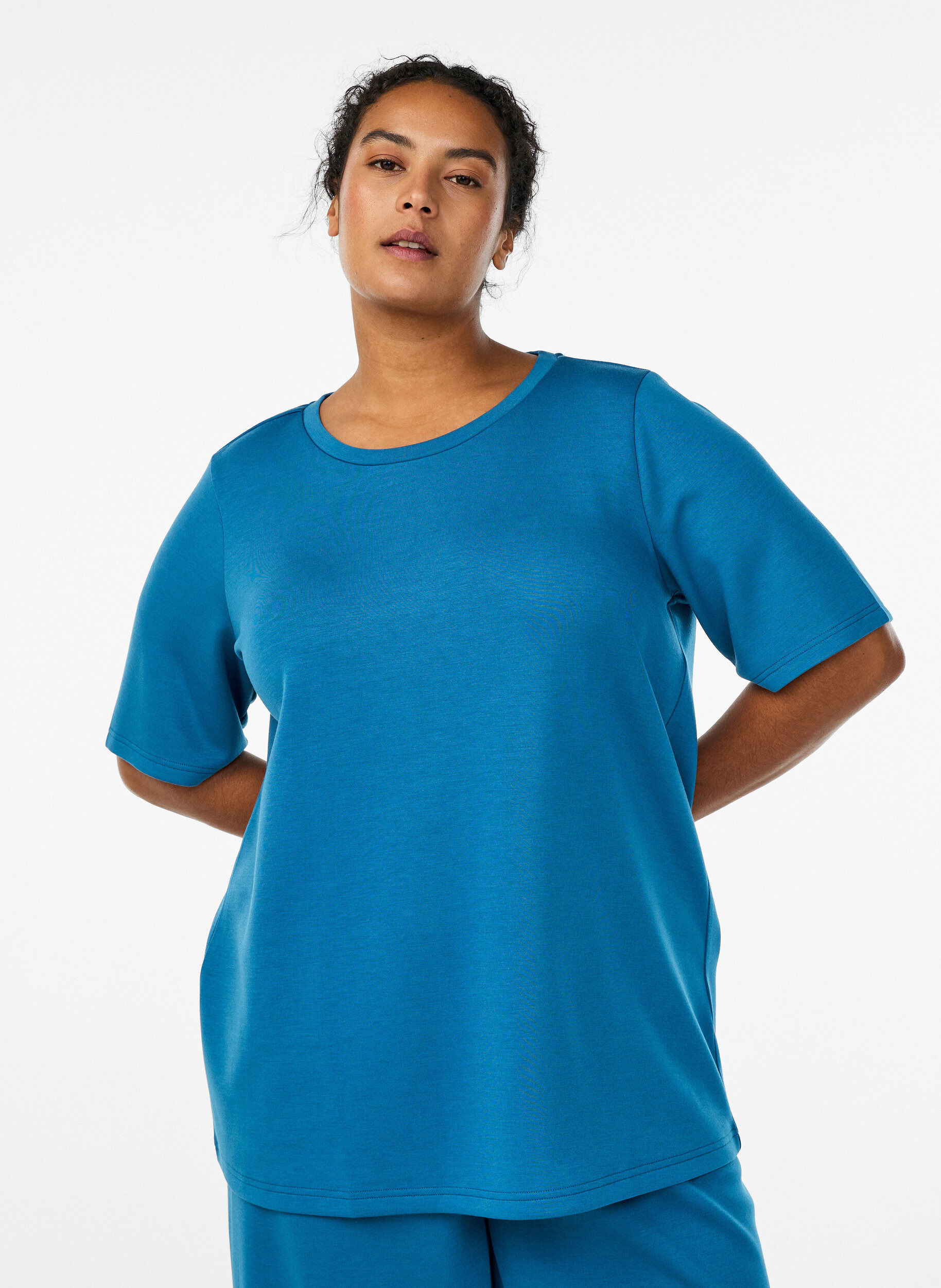T-paita modaalisekoitetta, Sininen, Model