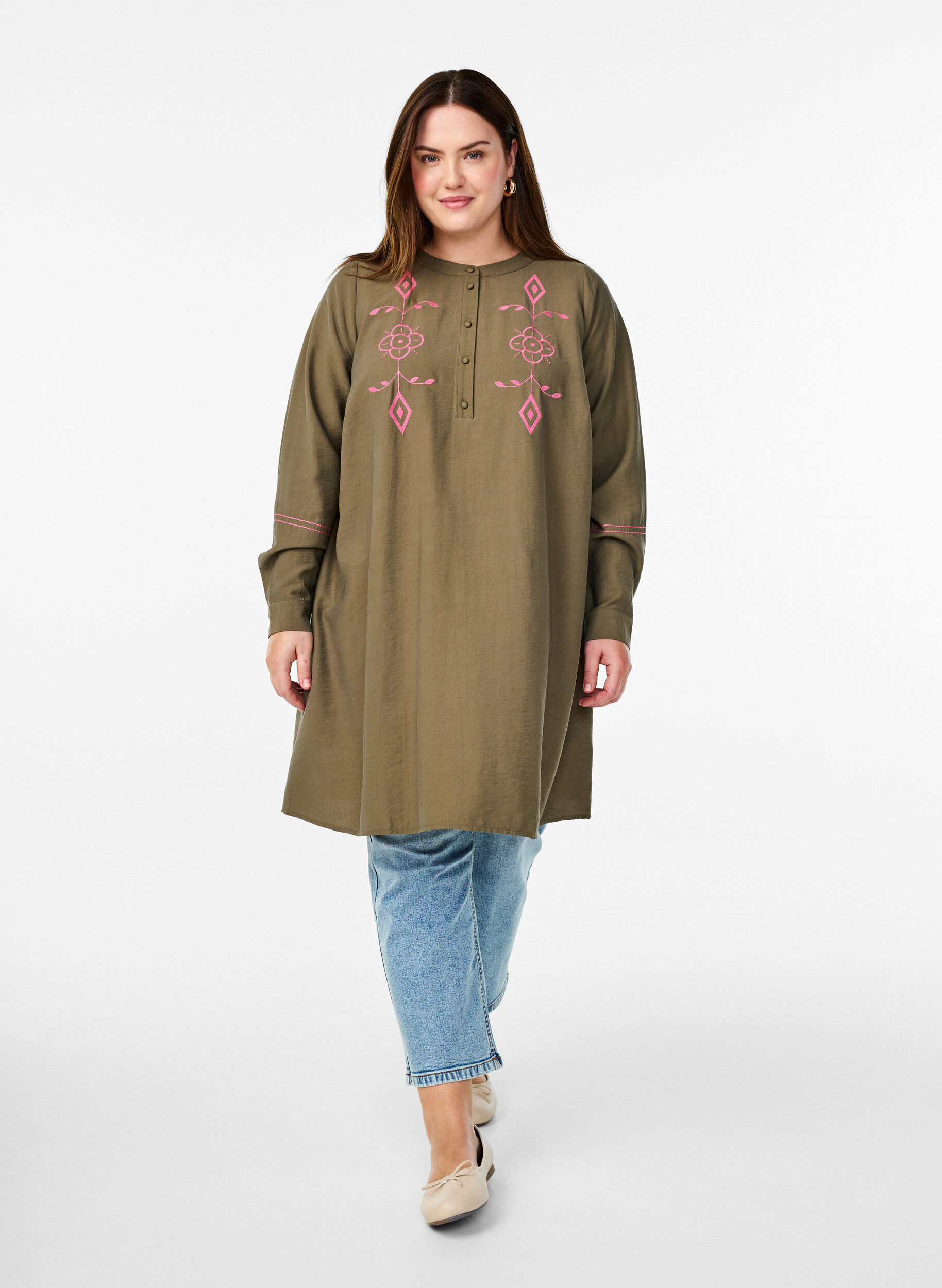 Zizzi Lyhyt mekko kontrastikirjailuilla, Vihre&auml;, Model image number 1