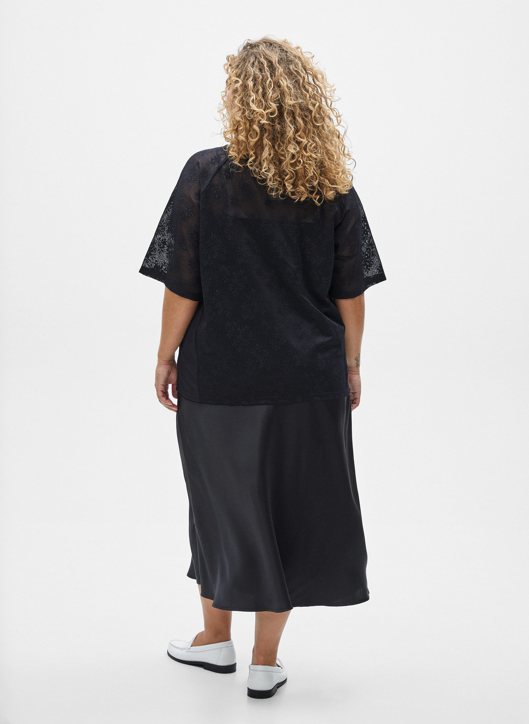 Zizzi Pitsinen T-paita teksti-printill&auml;, Musta, Model image number 2