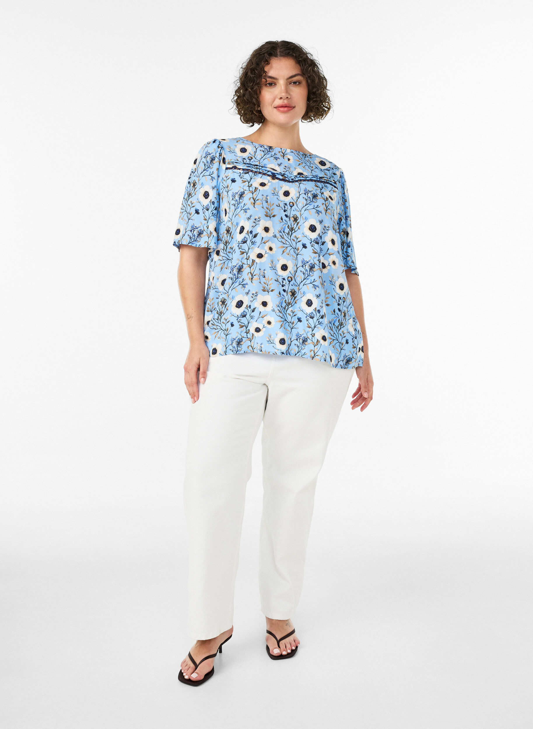 ZizziKukkakuviollinen pusero lyhyill&auml; hihoilla, Sininen, Model image number 1