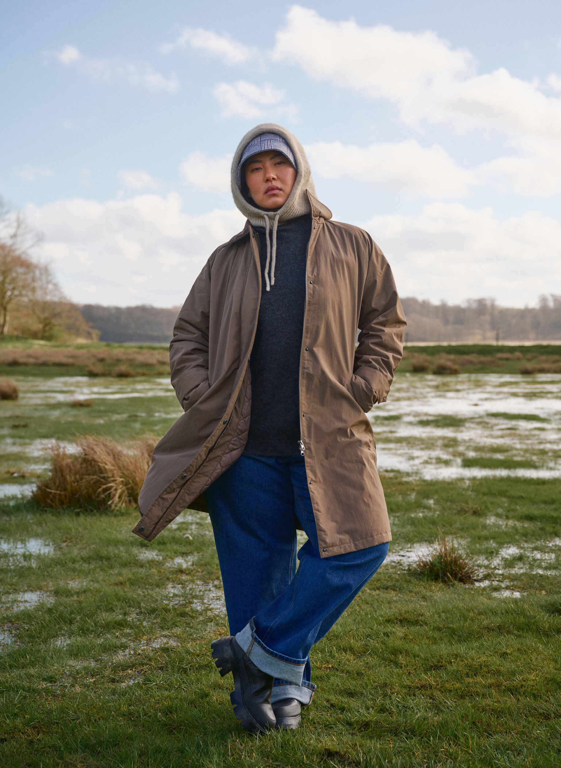 Zizzi Siirtym&auml;kauden takki, jossa on samettikaulus ja taskut, Chocolate Chip, Image image number 0