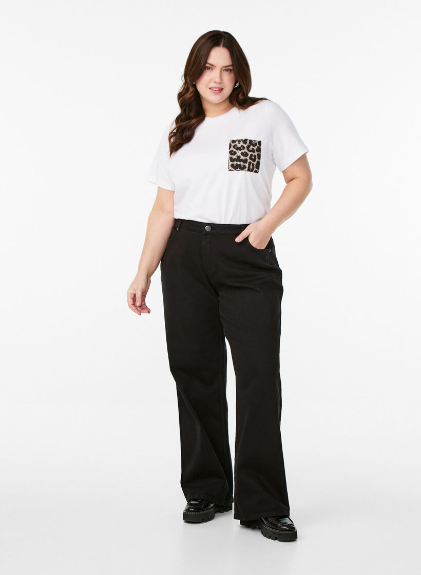 Rento T-paita rintataskulla, Valkoinen, Model image number 1