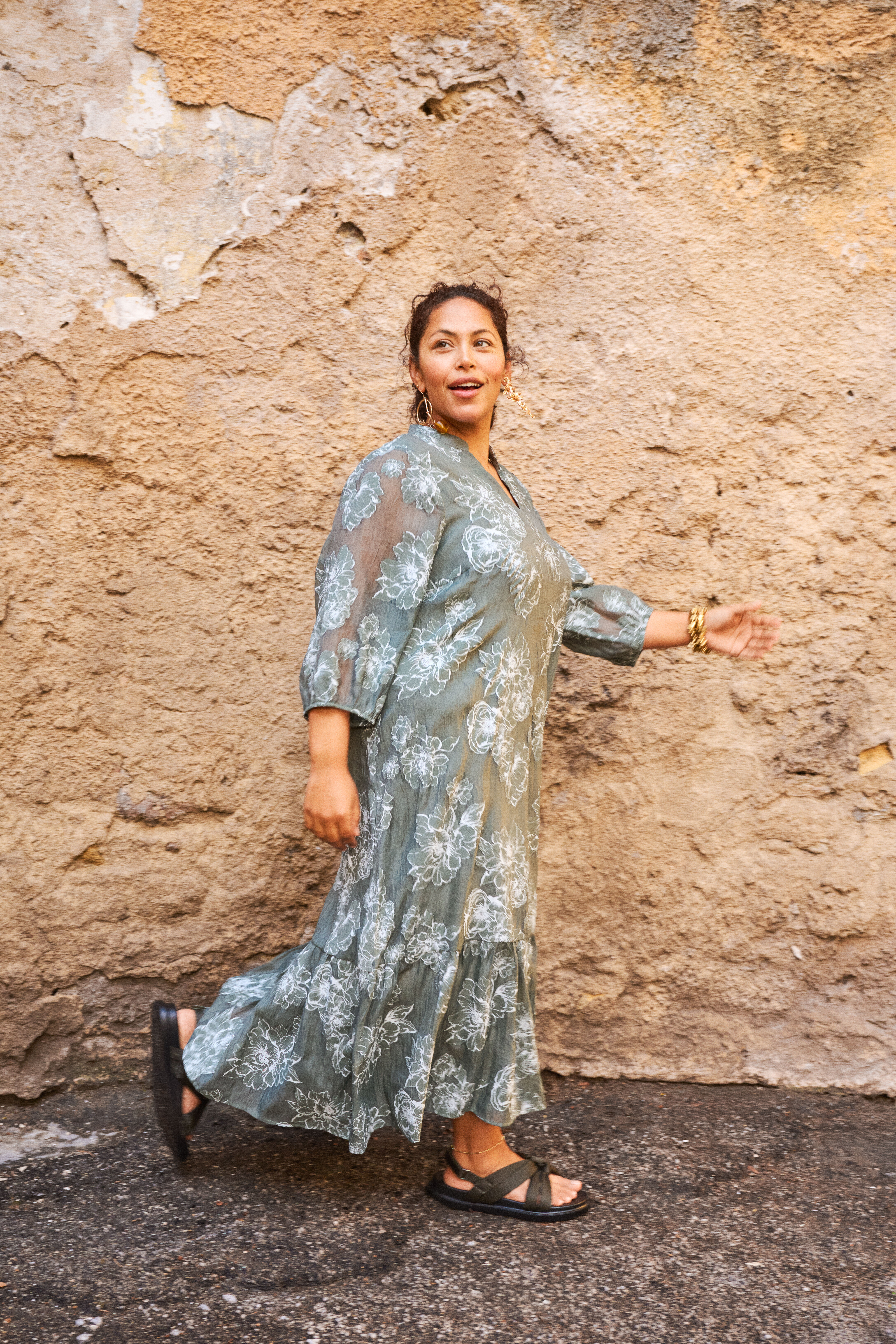 Vihre&auml; midimekko kukkakuvioilla, , Model