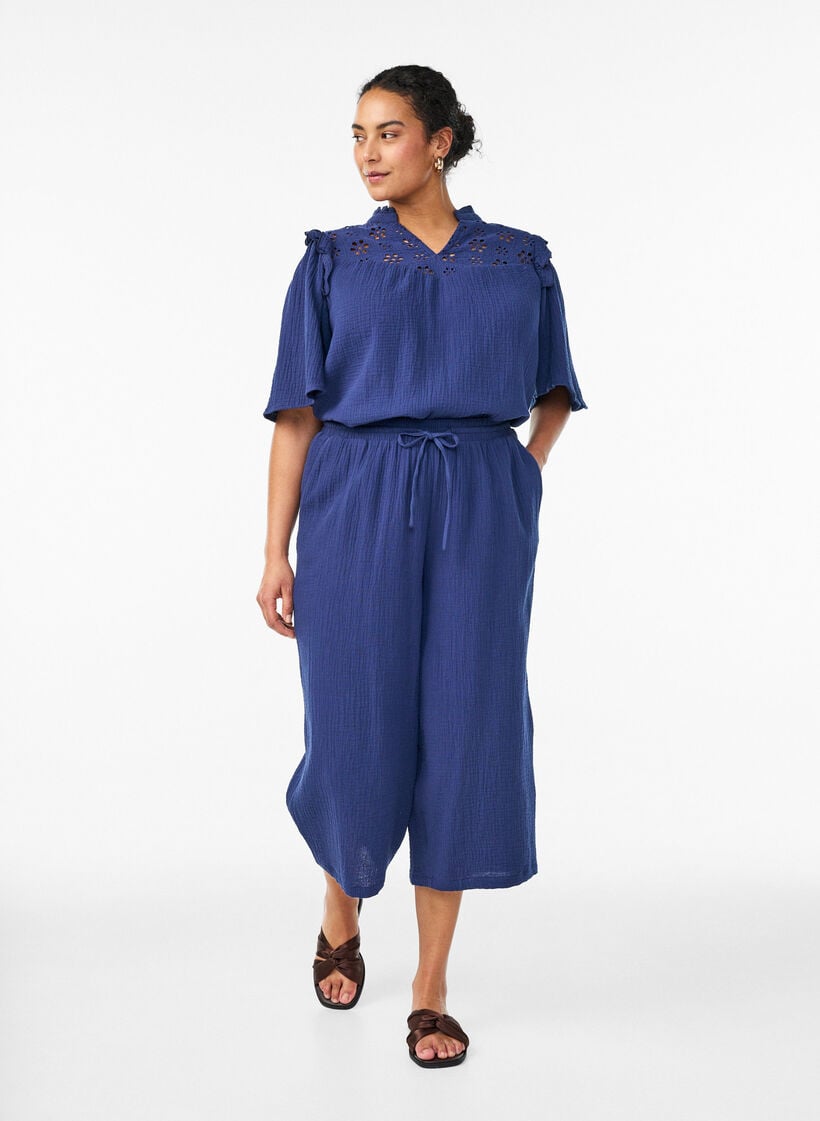 Puuvillamusliinipusero broderie anglaise -kirjonnalla ja 1/2-hihoilla, Sininen, Model image number 1