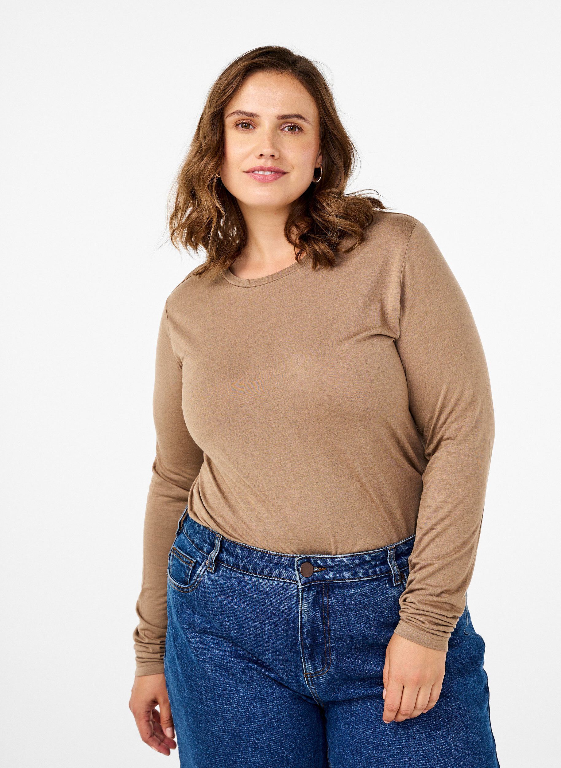 Pitk&auml;hihainen pusero villasta ja viskoosista, Ruskea, Model