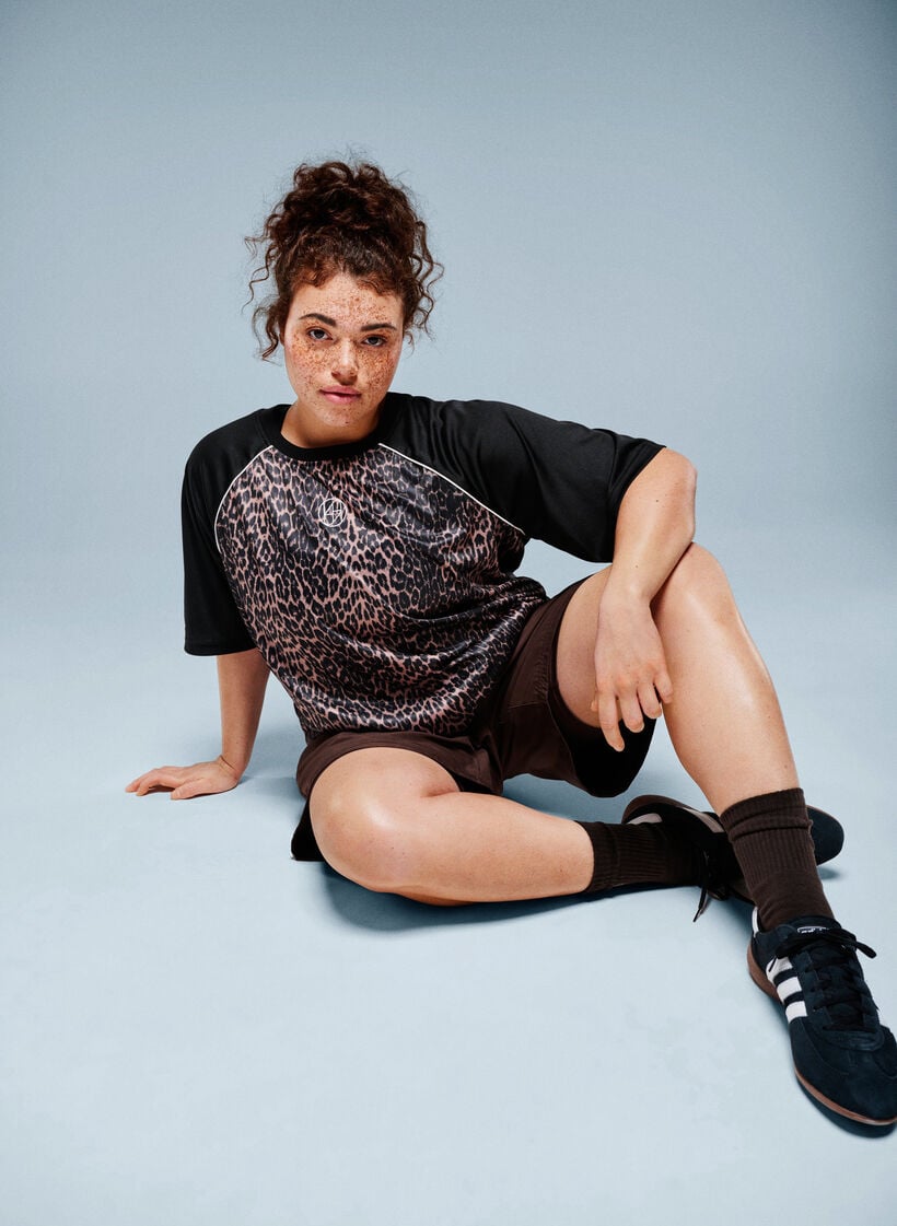 Treenishortsit alusshortseilla ja puhelintaskulla, Ruskea, Image image number 0