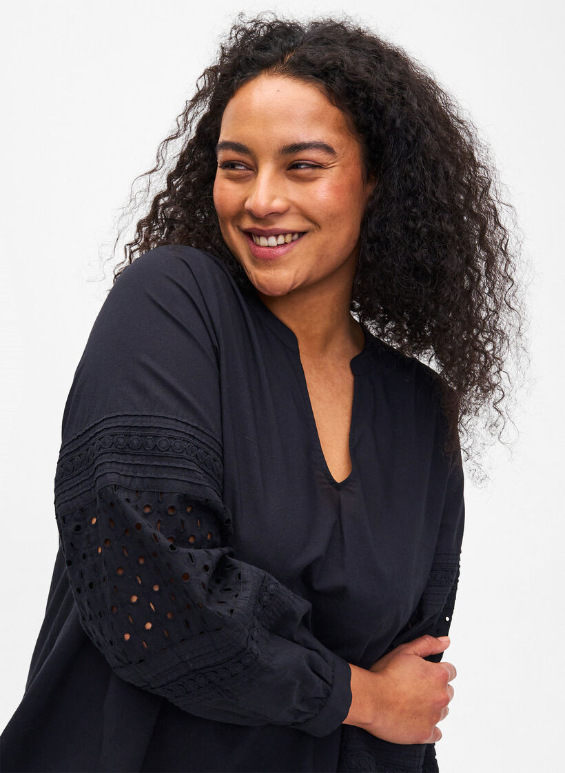 Pitkähihainen pusero koristeellisilla yksityiskohdilla, Black, Model image number 2