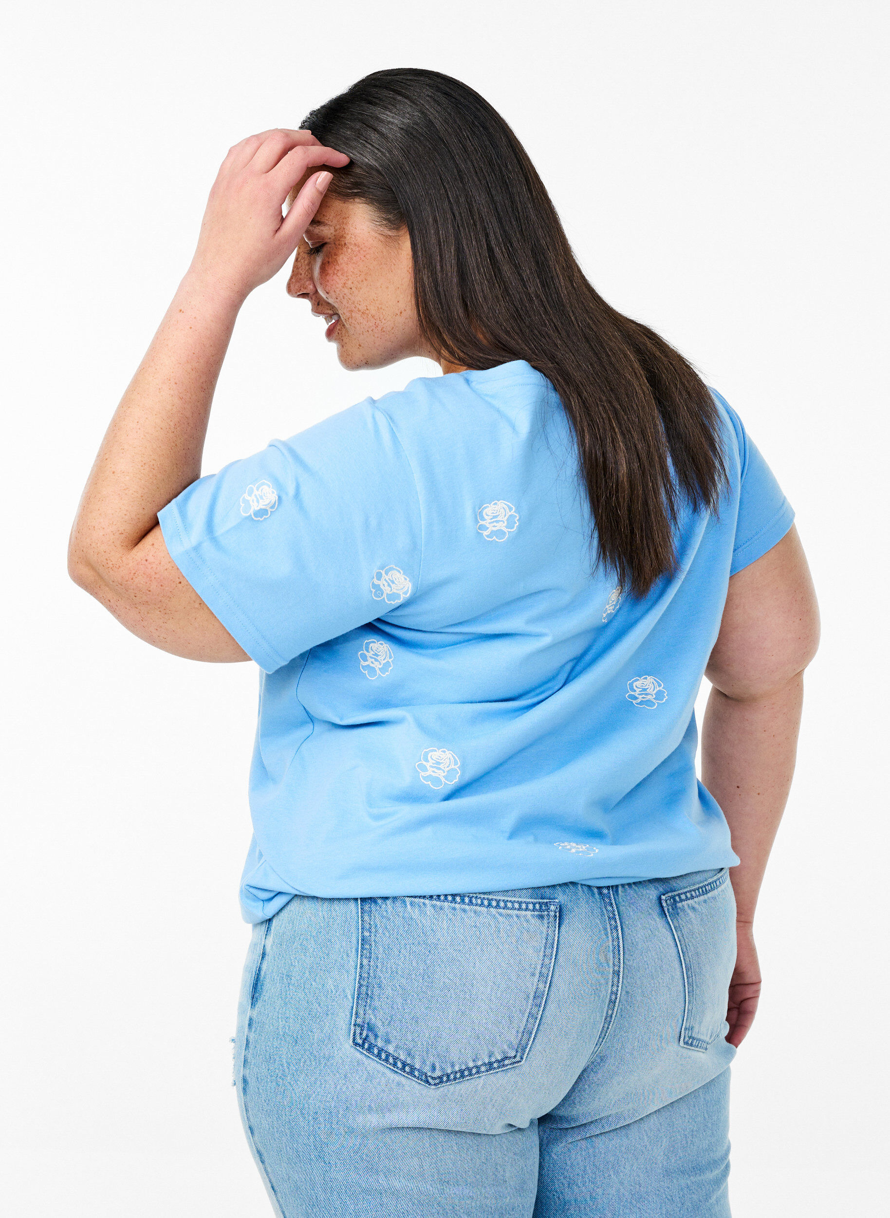 Zizzi Luomupuuvillainen T-paita kirjailuilla kuvioilla., Sininen, Model image number 2