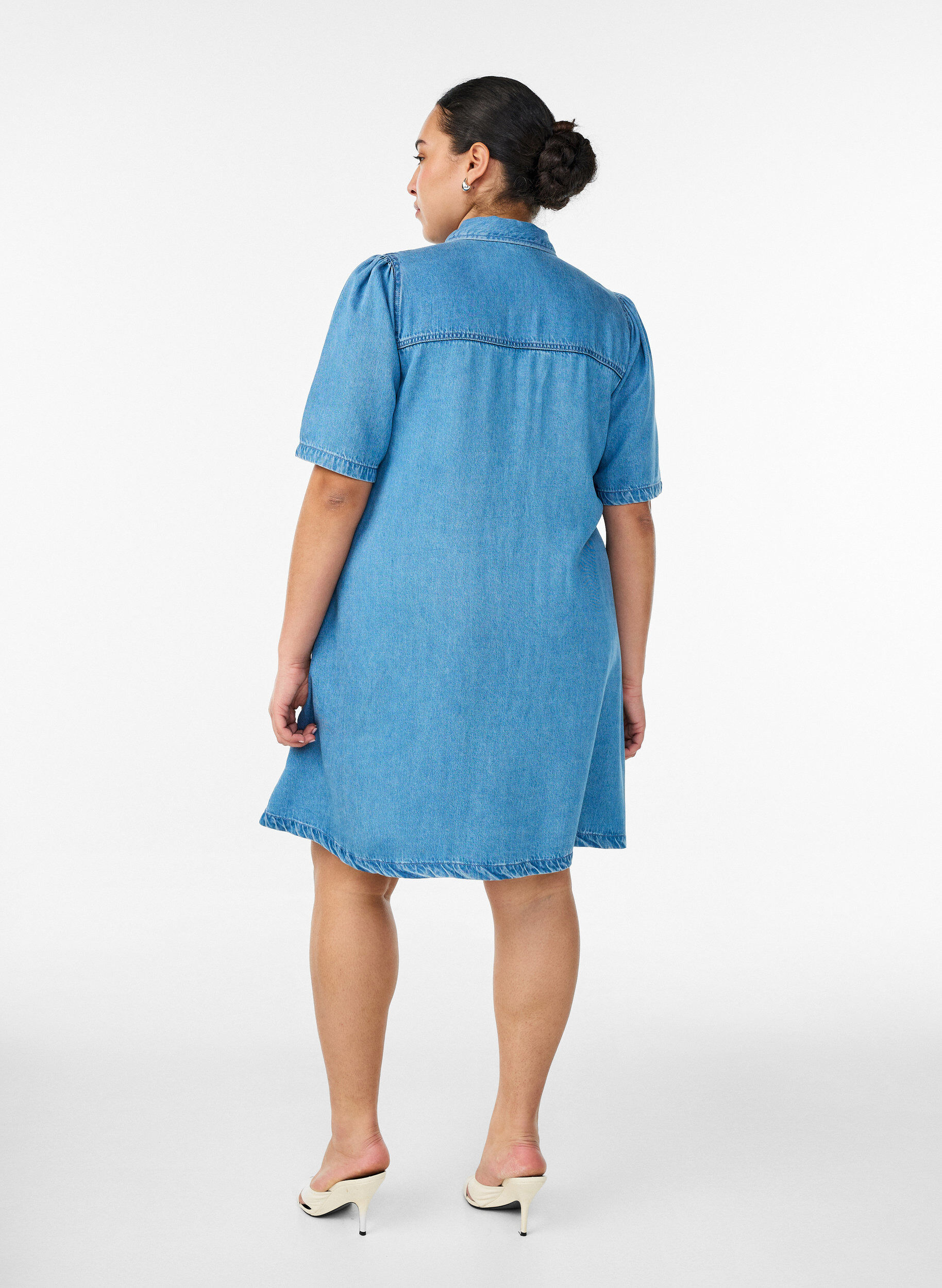 ZizziLyocell-denimmekko napeilla ja lyhyill&auml; hihoilla, Sininen, Model image number 2