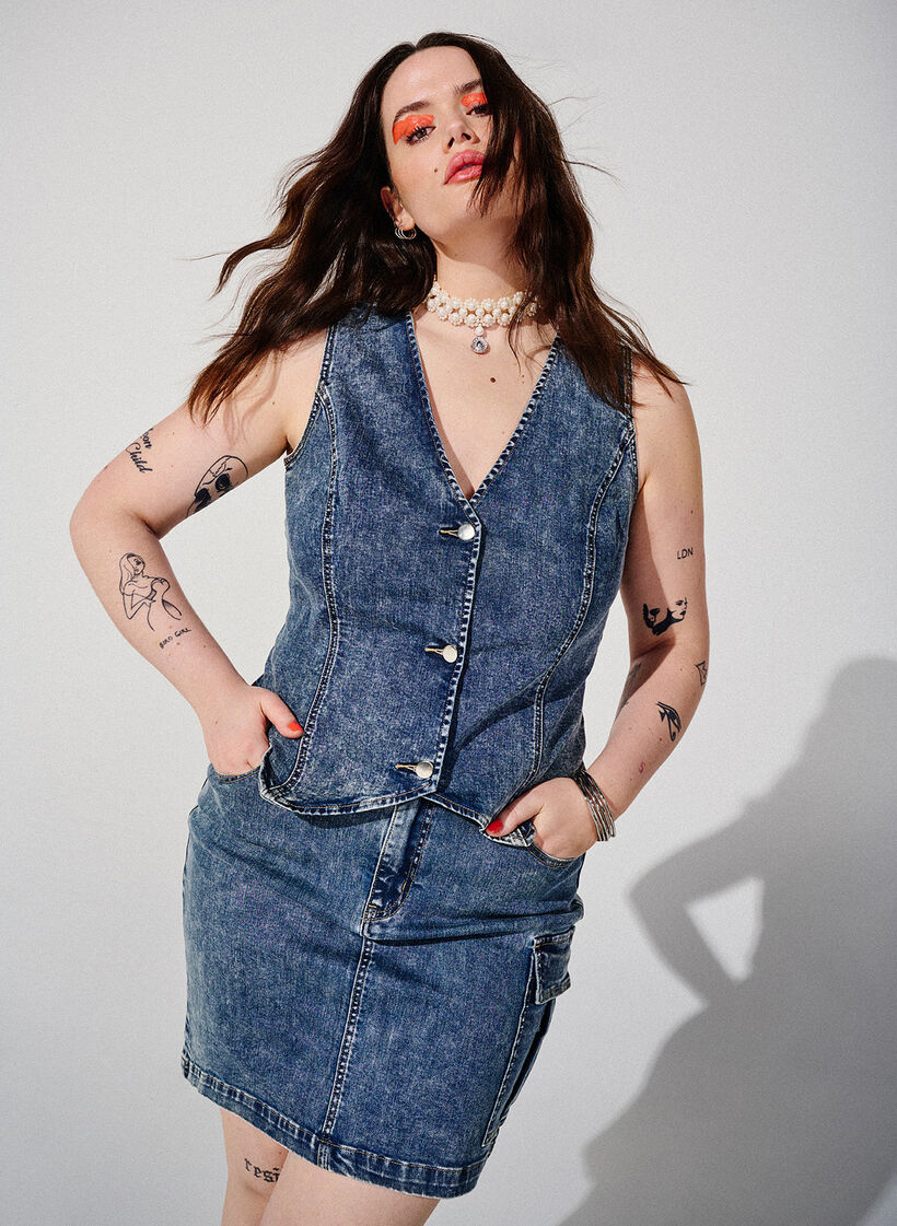 Tyköistuva farkkuhame, jossa on reisitasku, Blue Denim, Image image number 0