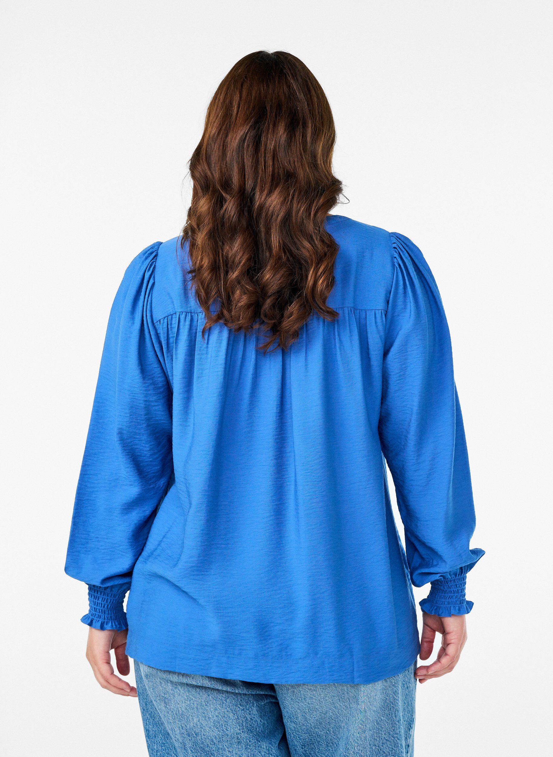 ZizziViskoosipusero smock-yksityiskohdilla ja rypyill&auml;, Sininen, Model image number 2