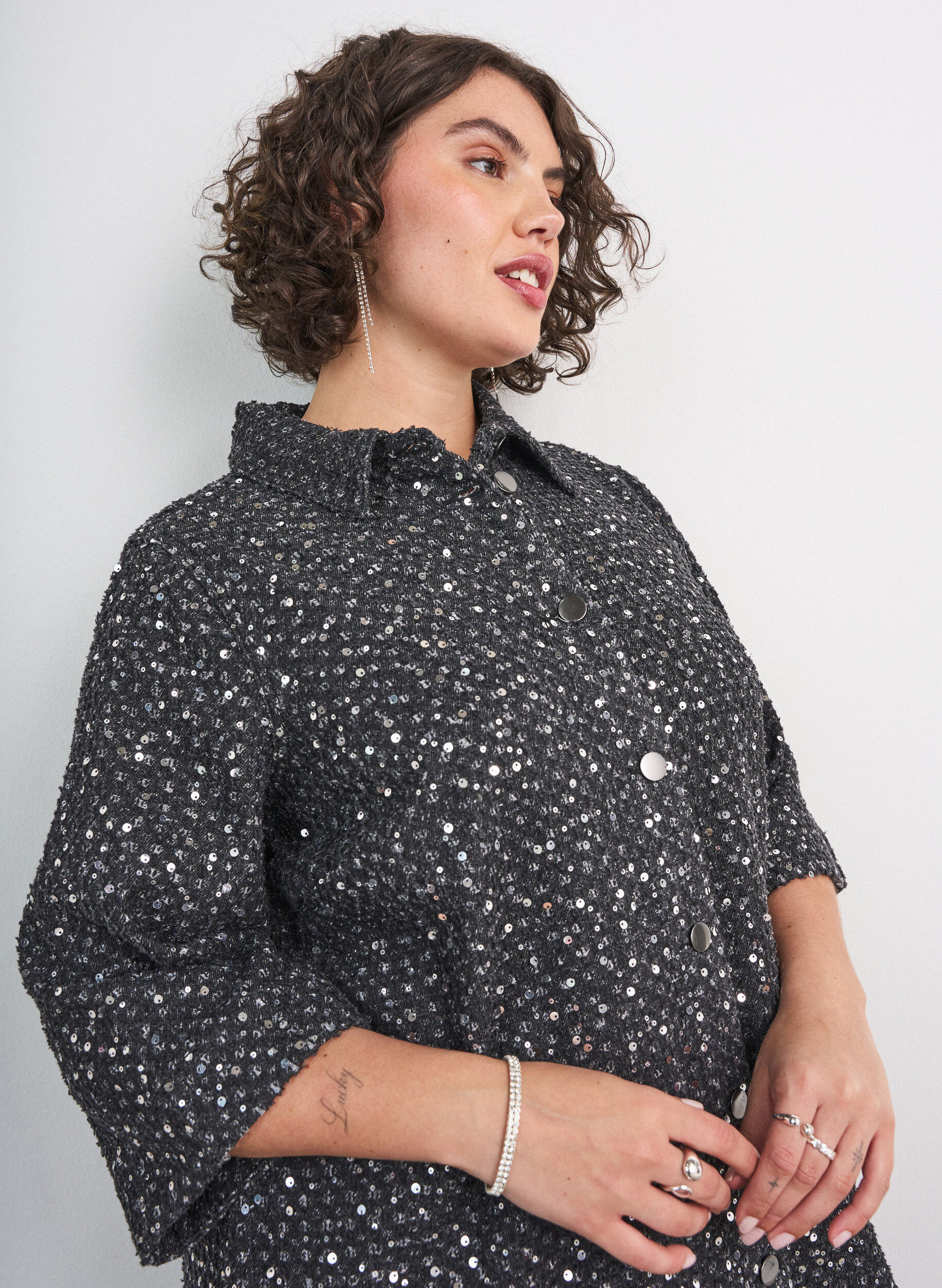 ZizziFarkkumekko paljeteilla ja 3/4-hihoilla, Musta, Model image number 3
