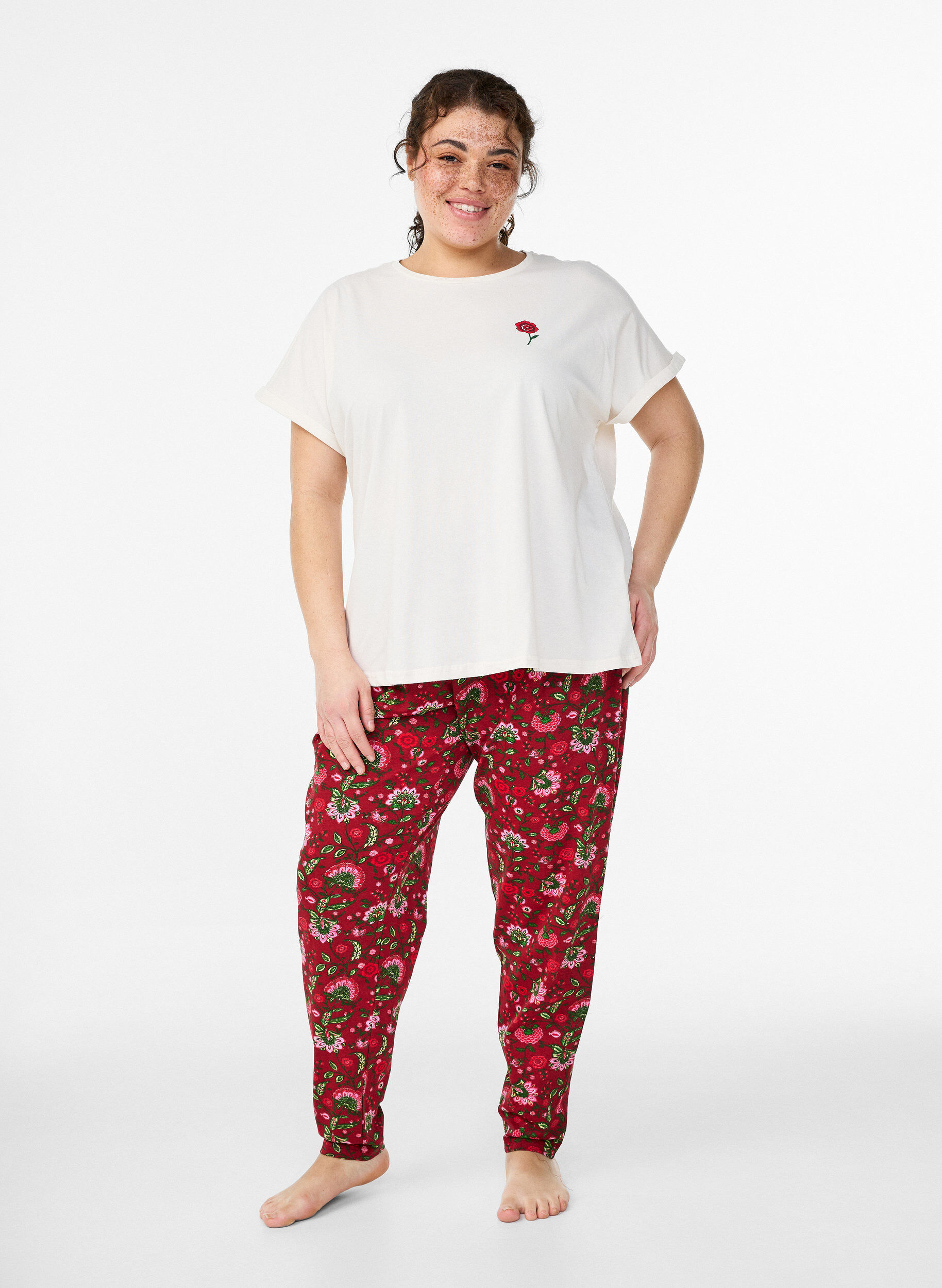 Zizzi Rento puuvillainen y&ouml;paita printtiyksityiskohdilla, Vanilja, Model image number 1