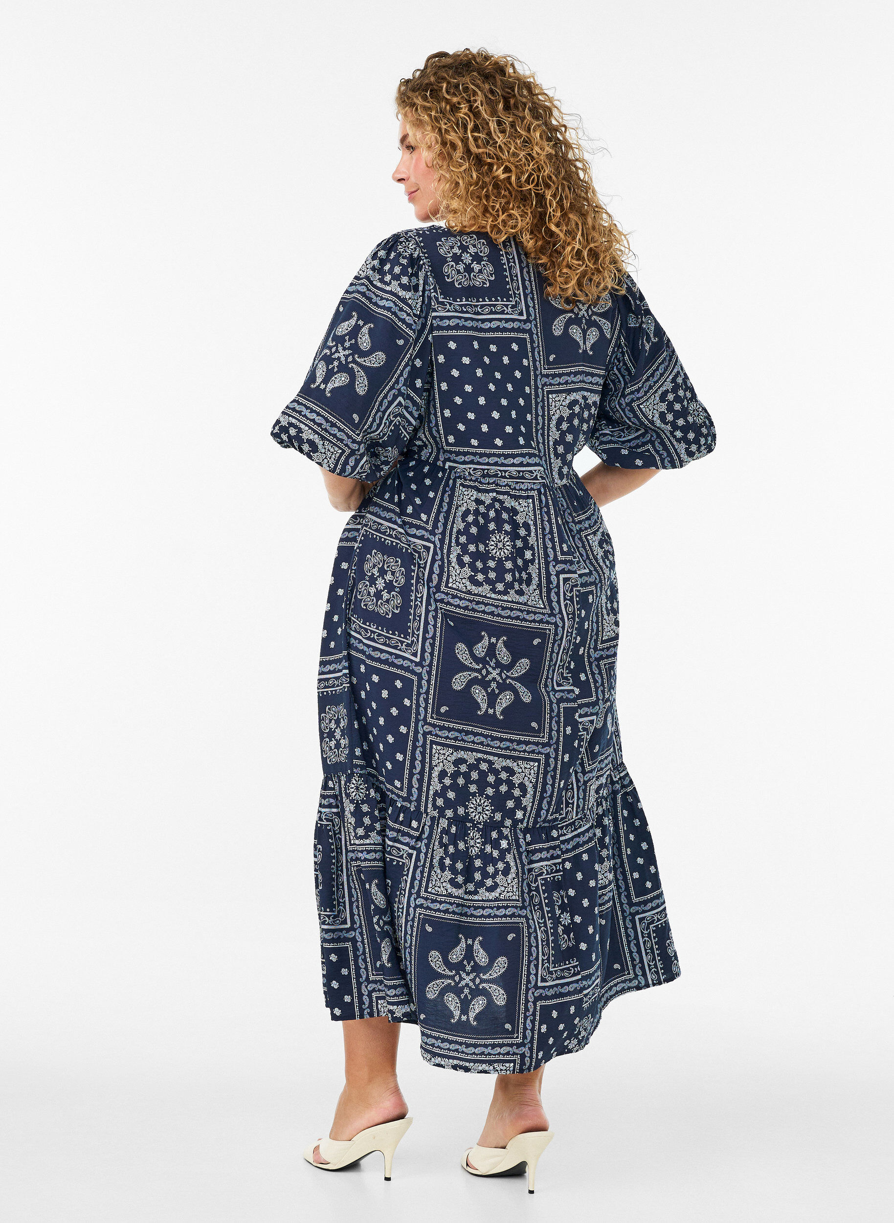 ZizziNilkkapituinen mekko viskoosista paisley-kuviolla ja lyhyill&auml; hihoilla, Sininen, Model image number 1