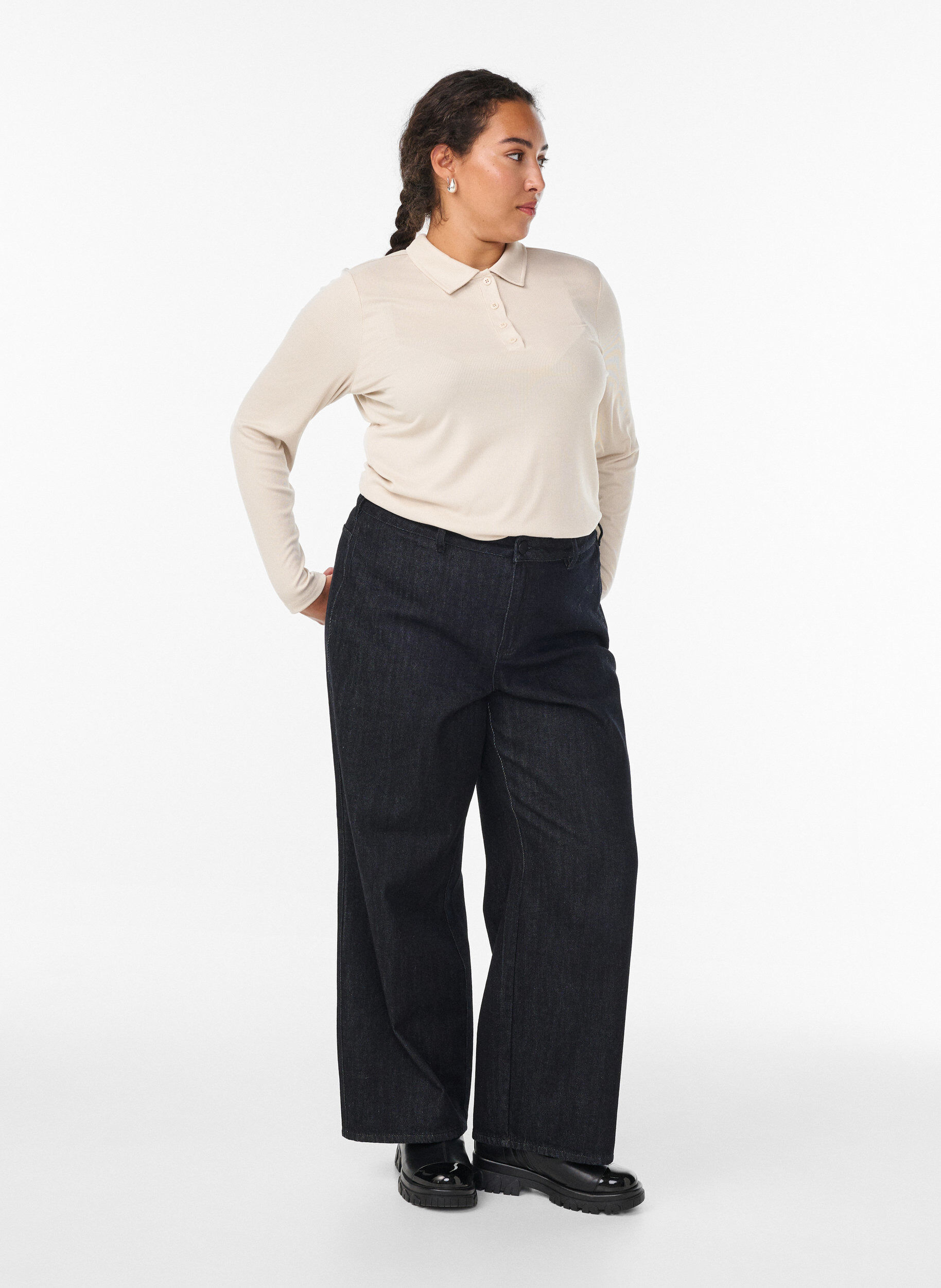 Zizzi Pikeepaita pehme&auml;&auml; ribattua materiaalia, pitk&auml;t hihat, Beige, Model image number 1