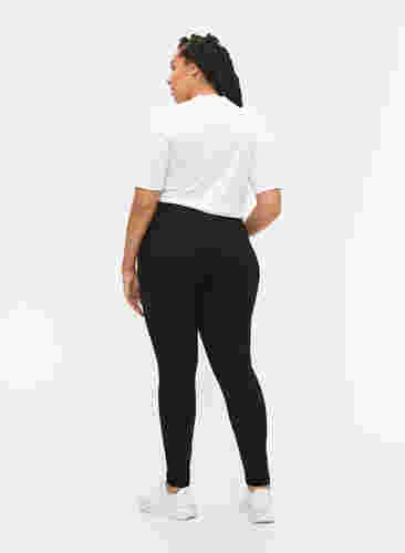Super slim Amy-farkut korkealla vyötäröllä, Black, Model image number 2