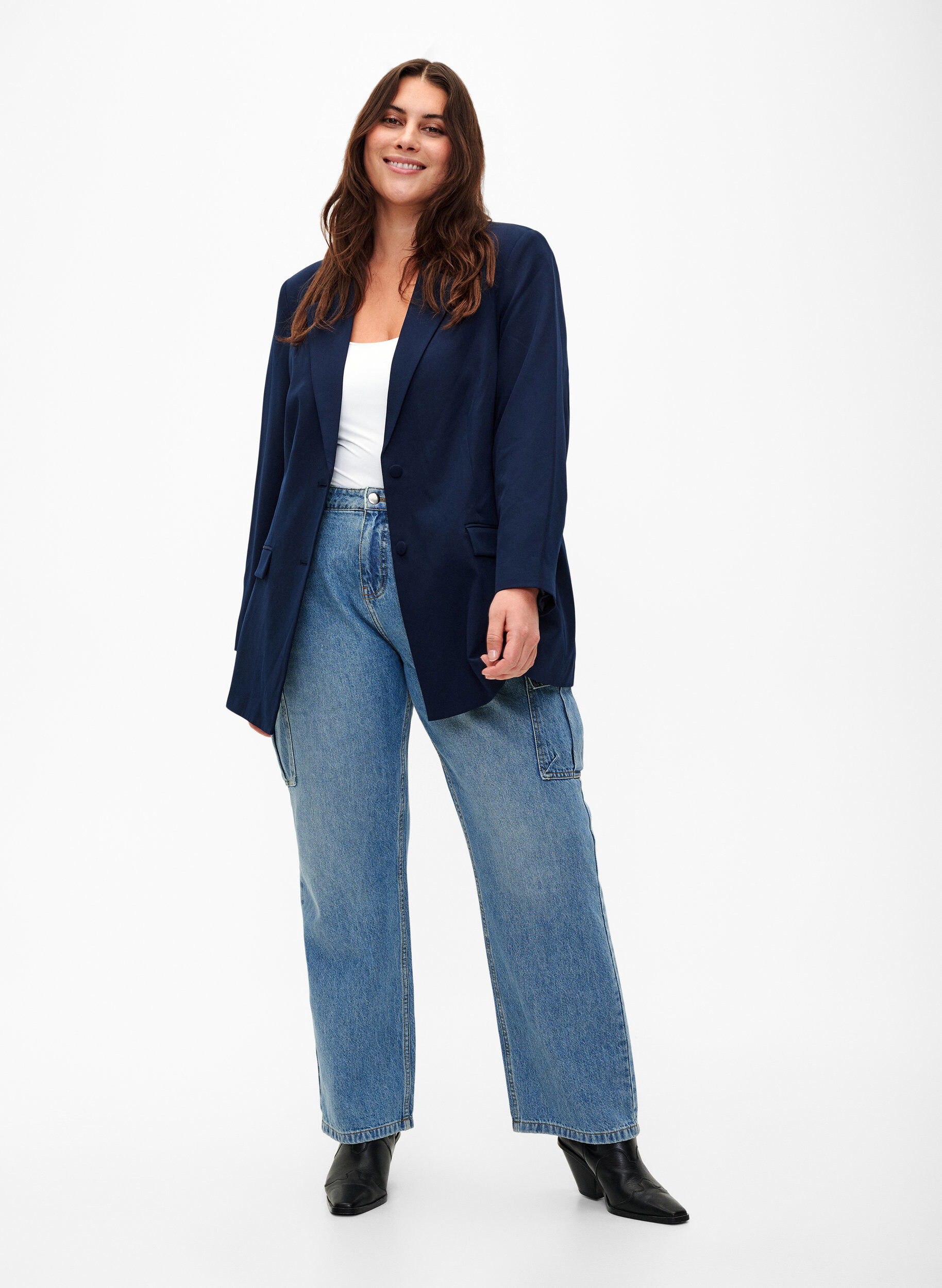 Zizzi Klassinen bleiseri napituksella, Navy Blazer, Model image number 2
