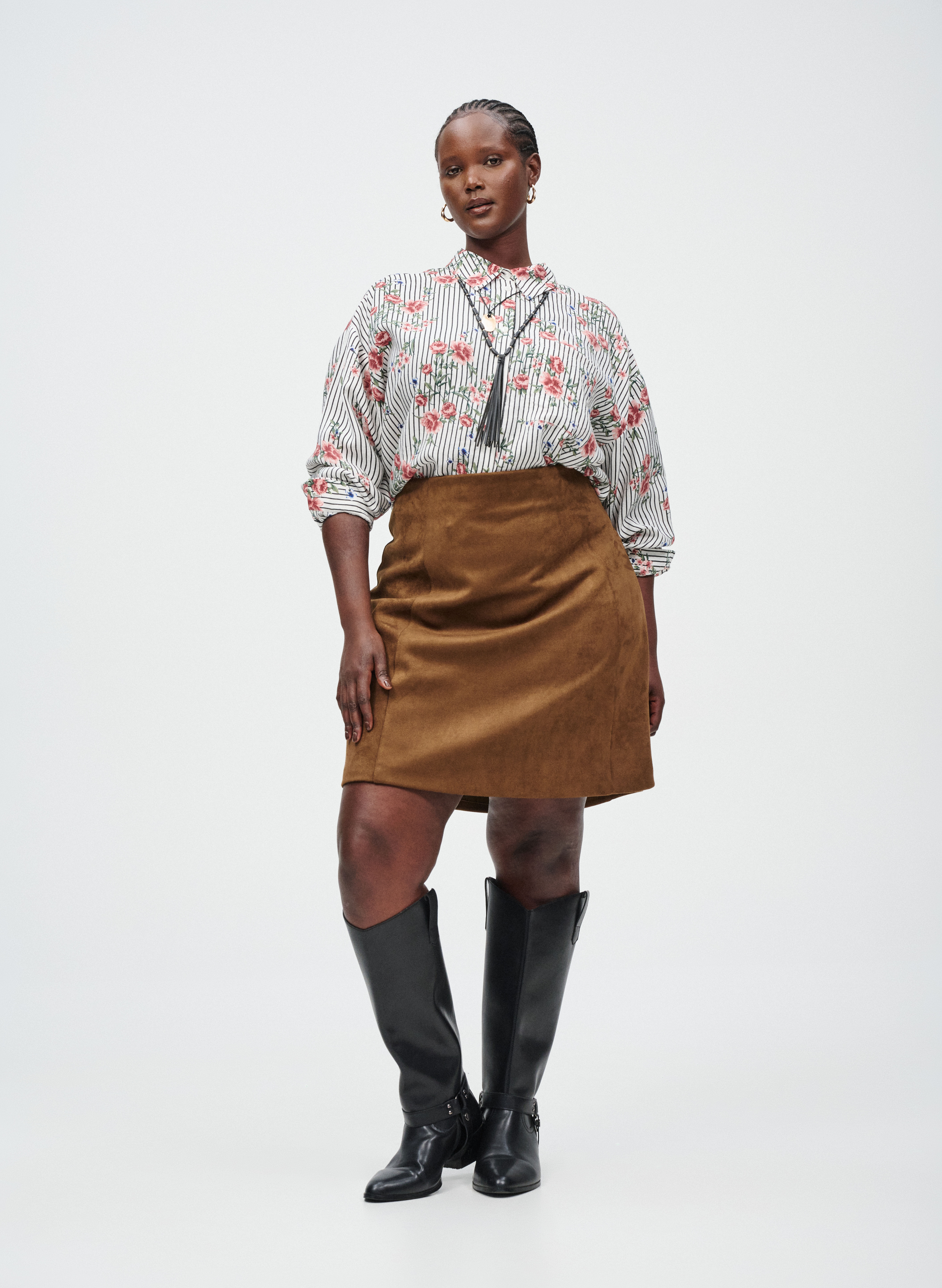 Paita, jossa on kukkakuvio, , Model